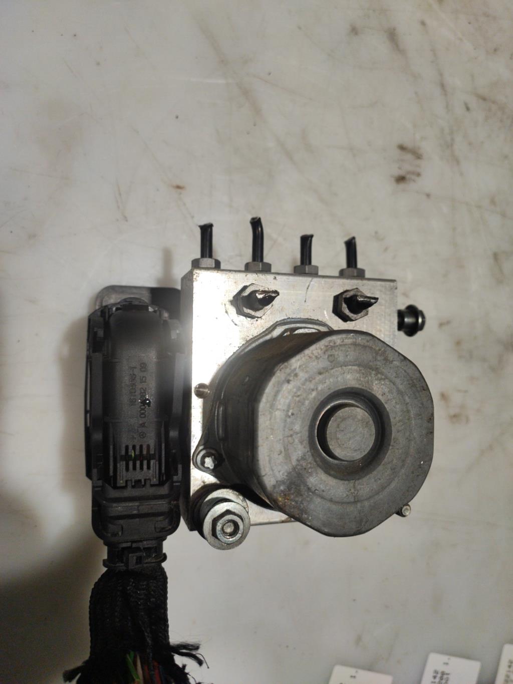 Blocco ABS (antibloccaggio freni) MERCEDES CLASSE CLA 117  - 1