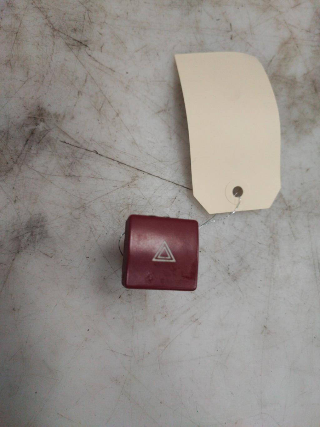 Bouton de warning CITROEN BERLINGO 2 PHASE 1  - 1