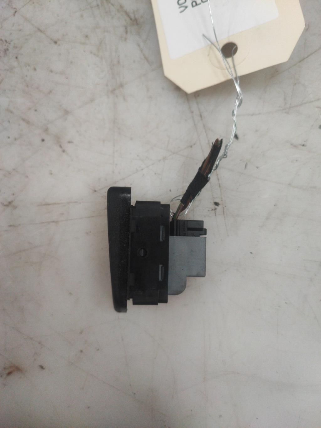 Commande de fermeture centralisee VOLKSWAGEN POLO 4  - 1