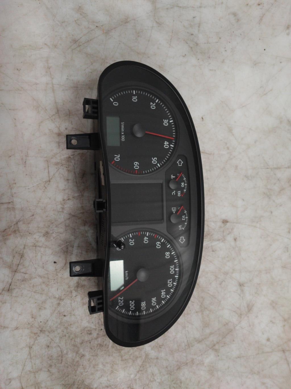 Compteur VOLKSWAGEN POLO 4  - 1