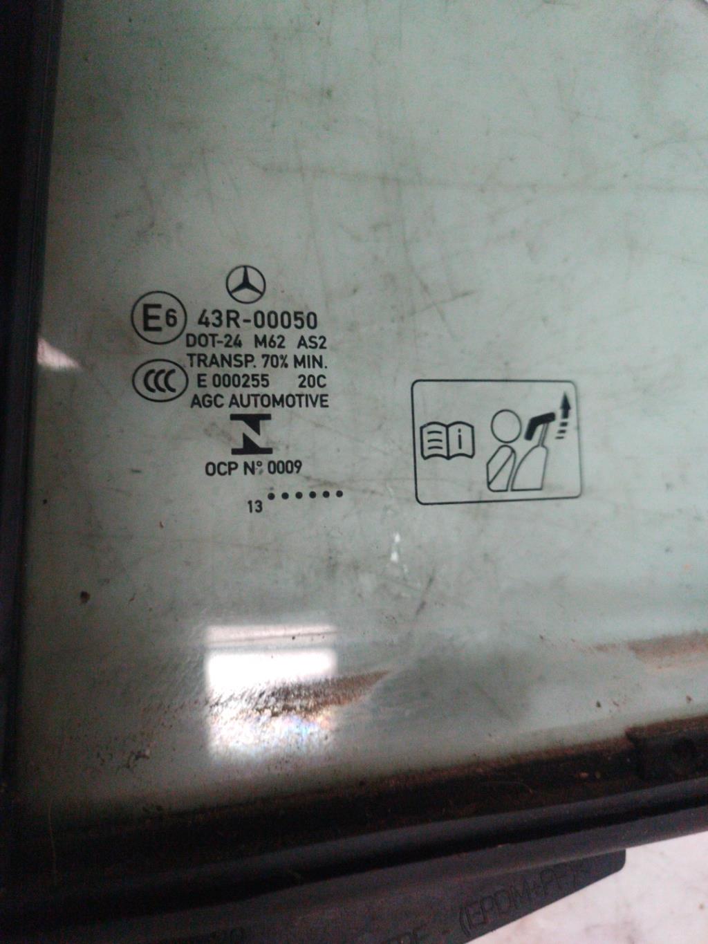 Ventanilla triangular trasera izquierda (puerta) MERCEDES CLASSE CLA 117  - 1