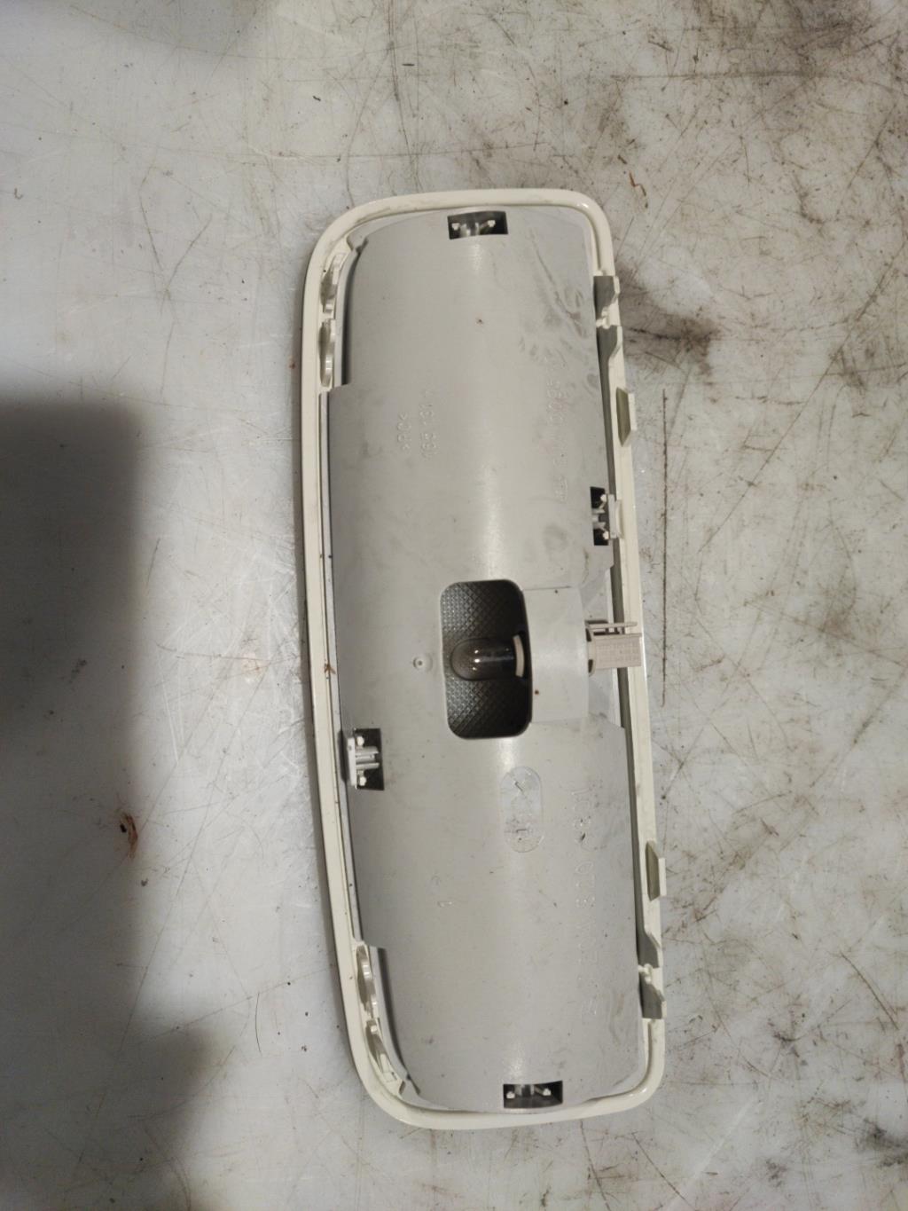 Luce di cortesia MERCEDES CLASSE CLA 117  - 1