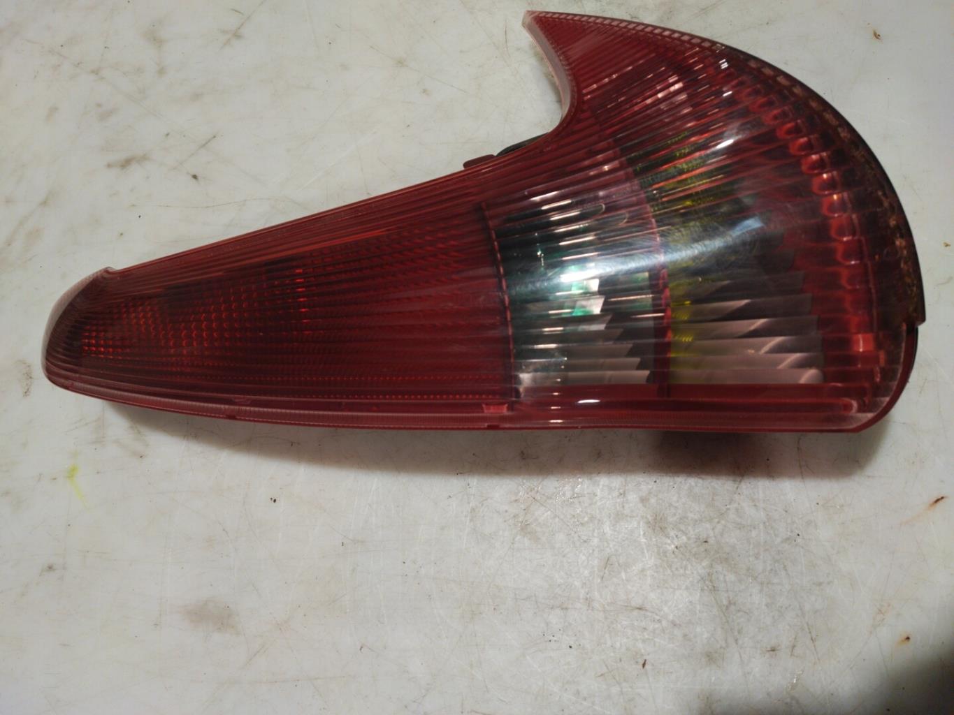 Fanale posteriore principale destro (luci) PEUGEOT 206 PHASE 2 BREAK Diésel - 1
