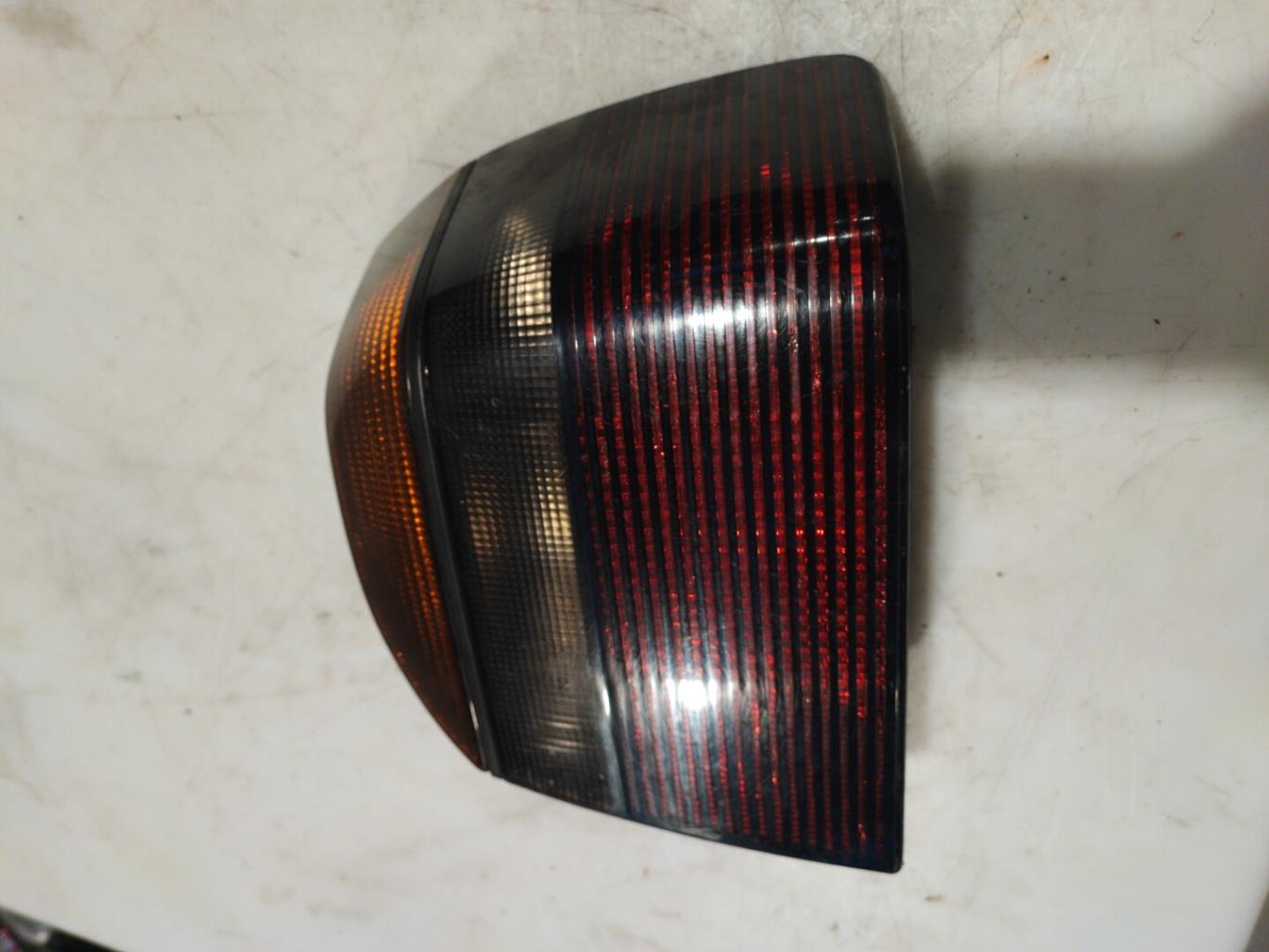 Fanale posteriore principale destro (luci) VOLKSWAGEN GOLF 3 Gasolina - 1