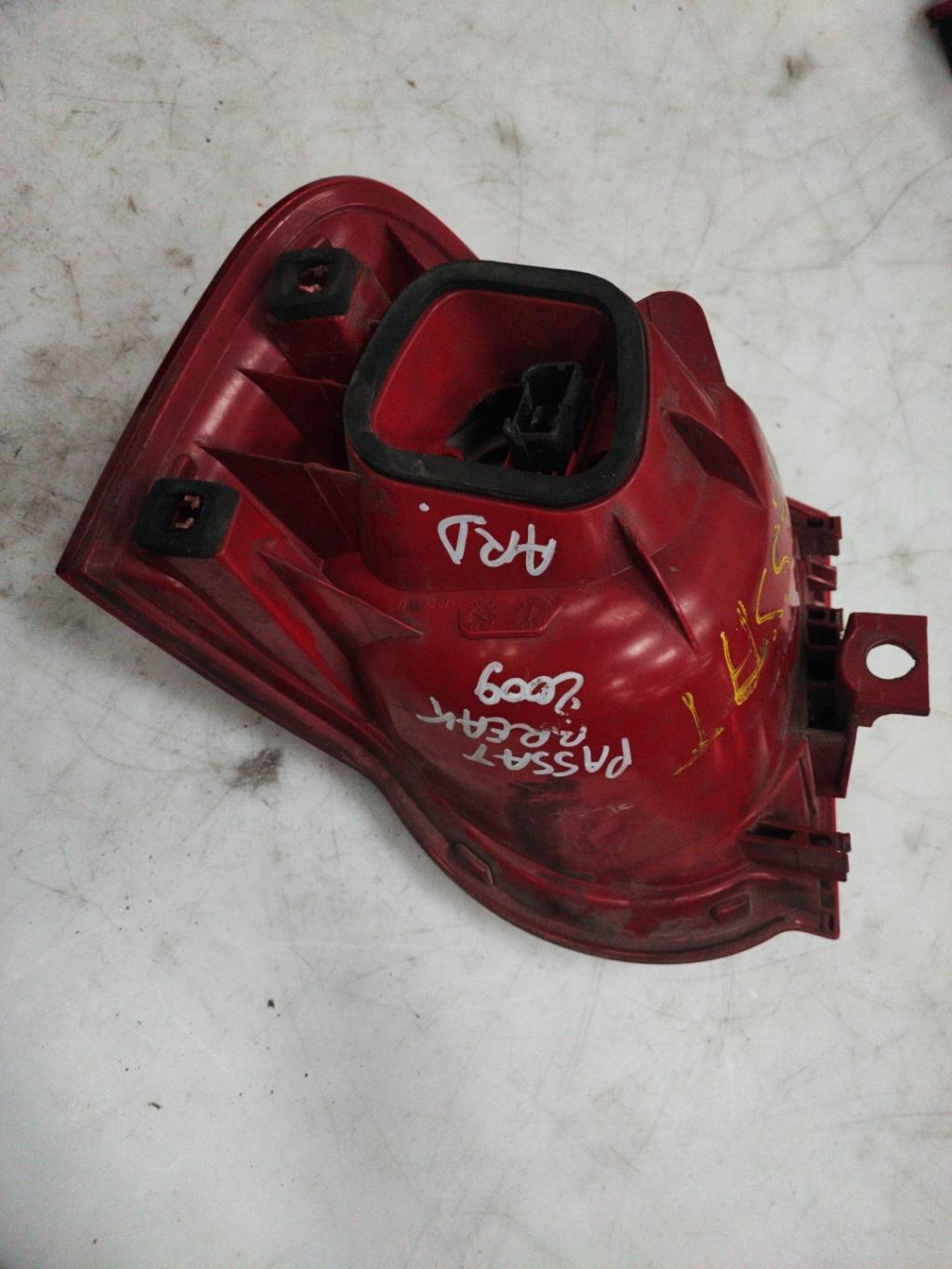 Fanale posteriore principale destro (luci) VOLKSWAGEN PASSAT 5 Diésel - 1