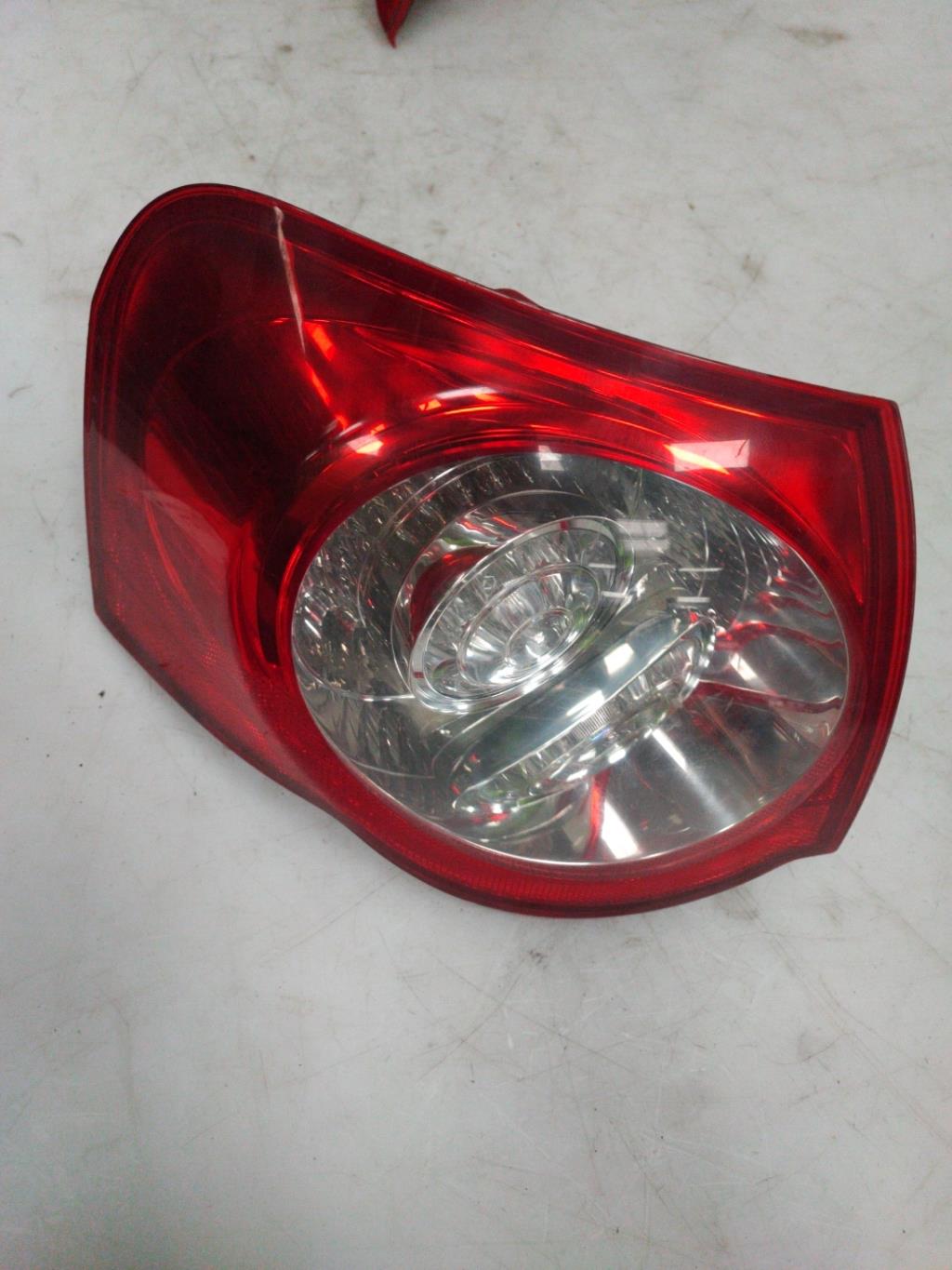 Fanale posteriore principale sinistro (luci) VOLKSWAGEN PASSAT 5 Diésel - 1