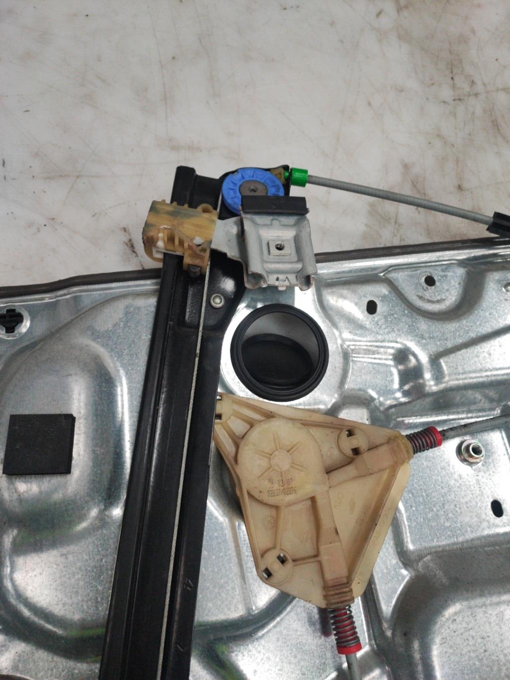 Alzacristalli elettrico anteriore sinistro VOLKSWAGEN POLO 4  - 1