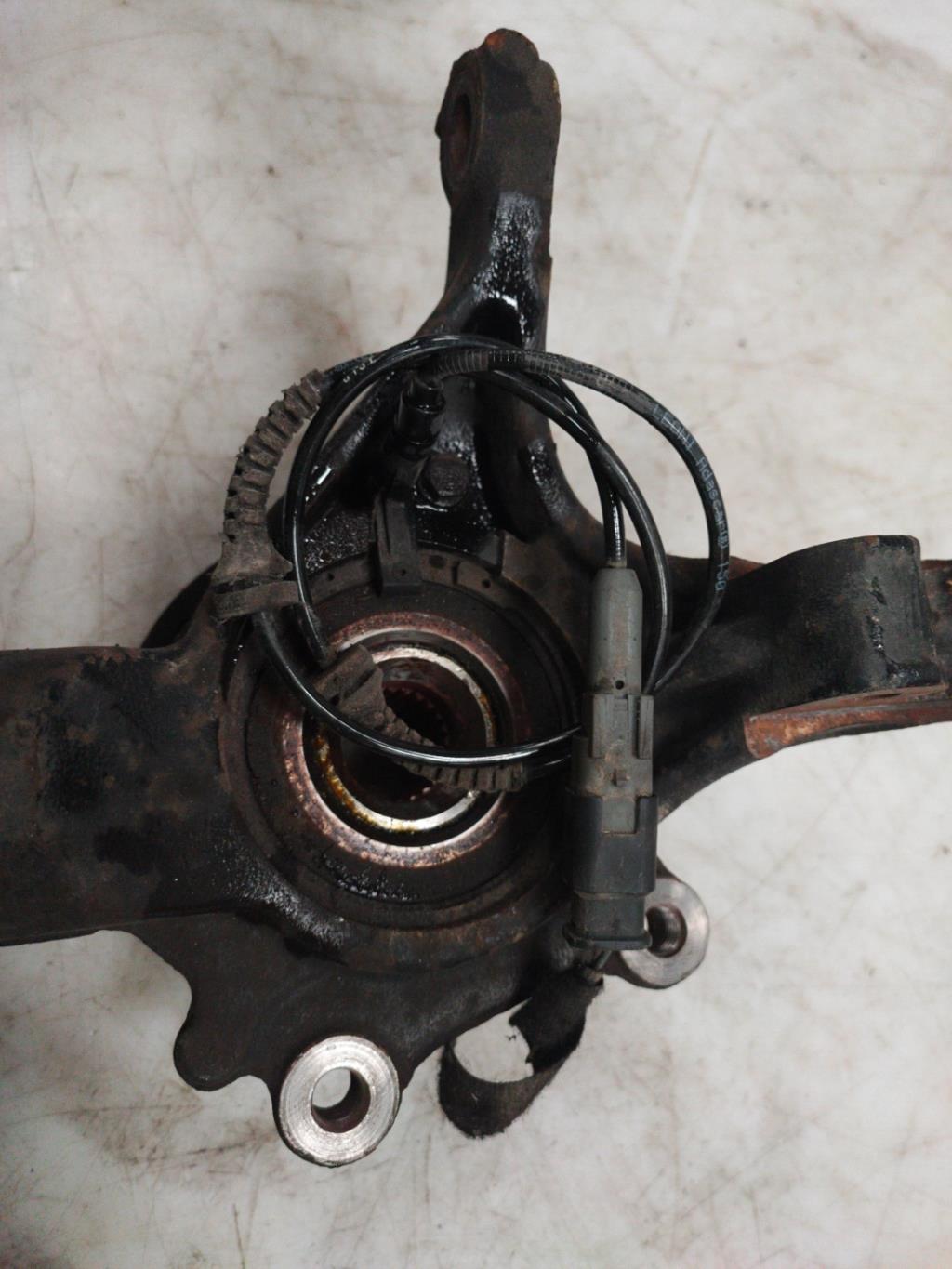 Mozzo anteriore sinistro CITROEN C4 2 PHASE 1 Diésel - 1