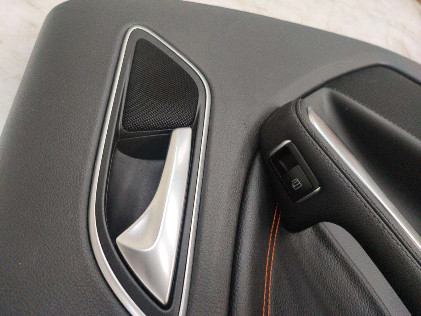 Pannello portiera posteriore sinistro MERCEDES CLASSE CLA 117  - 1