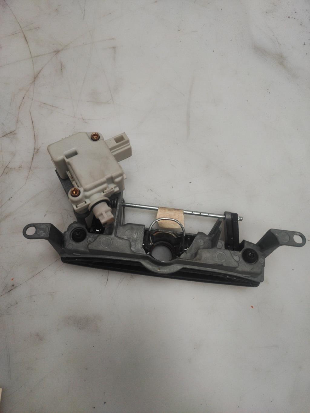 Maniglia portellone posteriore VOLKSWAGEN POLO 4  - 1
