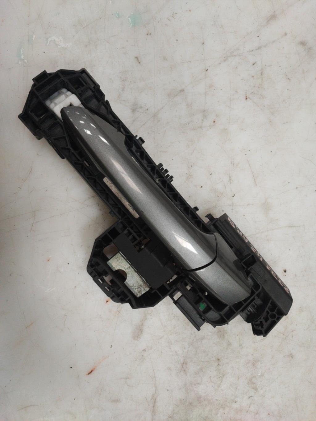 Maniglia portiera posteriore sinistra MERCEDES CLASSE CLA 117  - 1