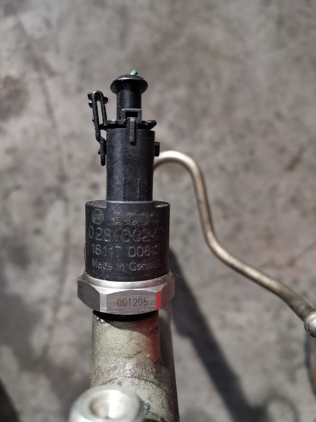 Rampe injection RENAULT LAGUNA 2 PHASE 1 Diesel - 1