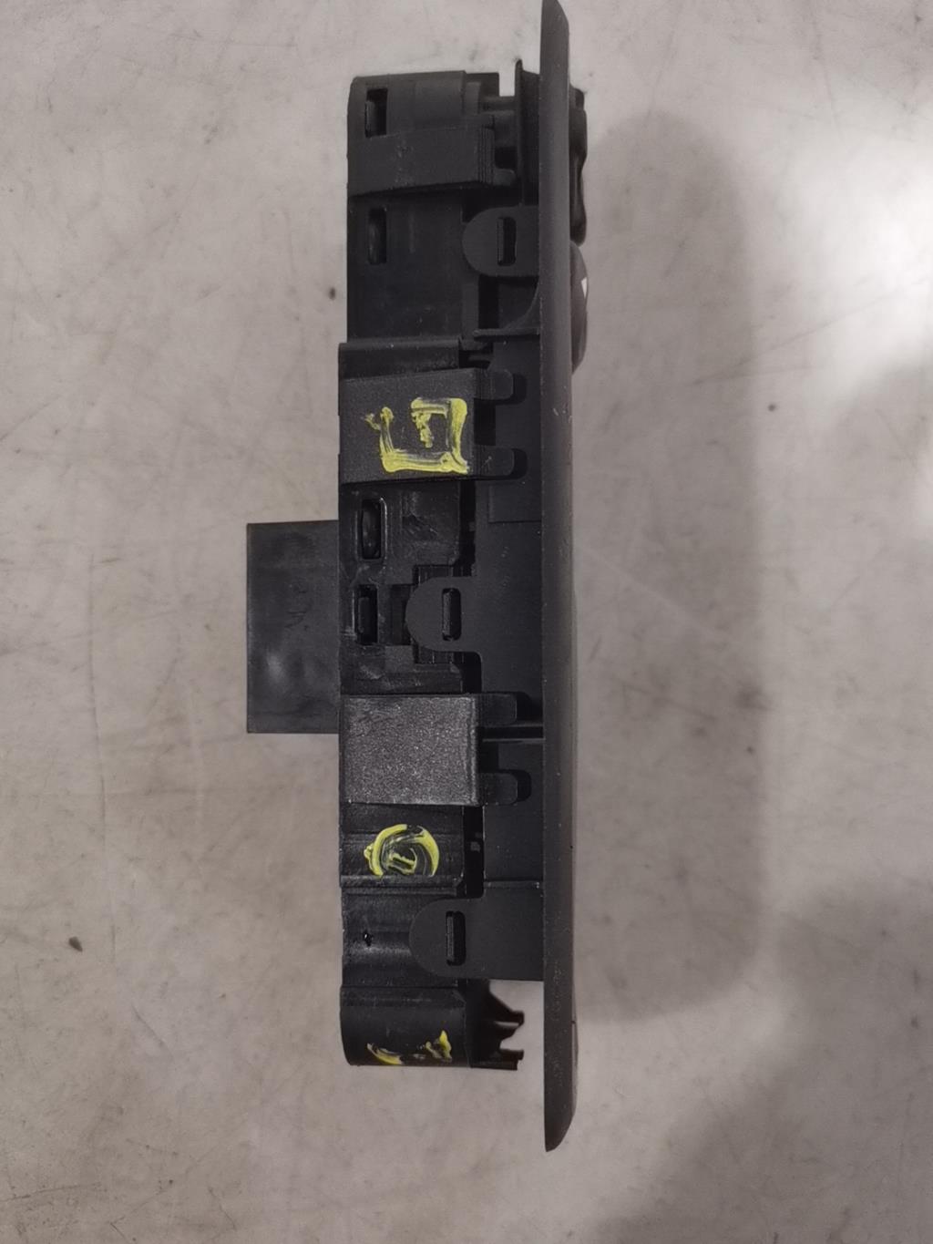 Interruttore lavacristalli anteriore sinistro PEUGEOT 308 1 PHASE 1 Diésel - 1
