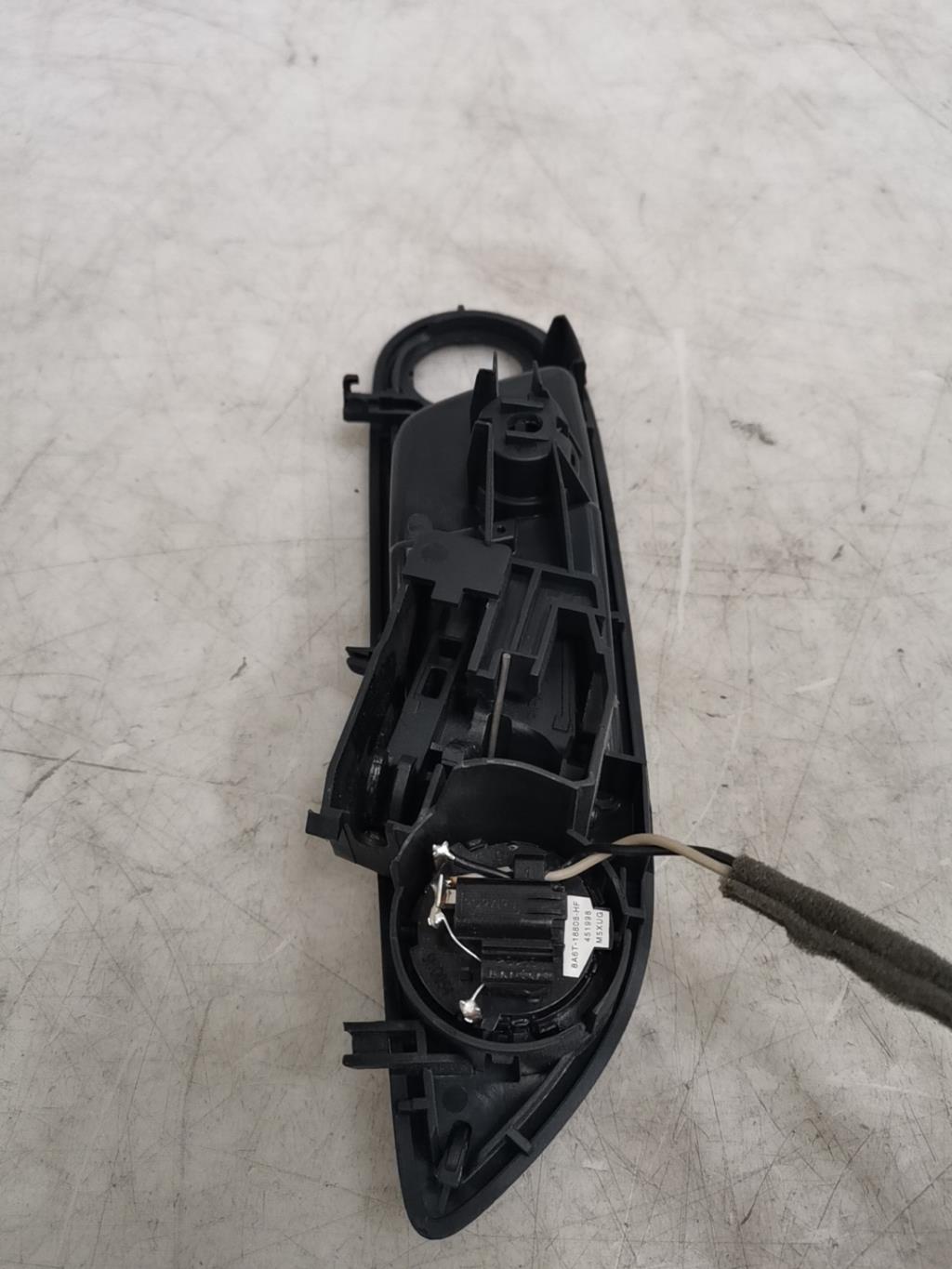 Maniglia interna anteriore sinistra FORD FIESTA 6 PHASE 2 Diésel - 1