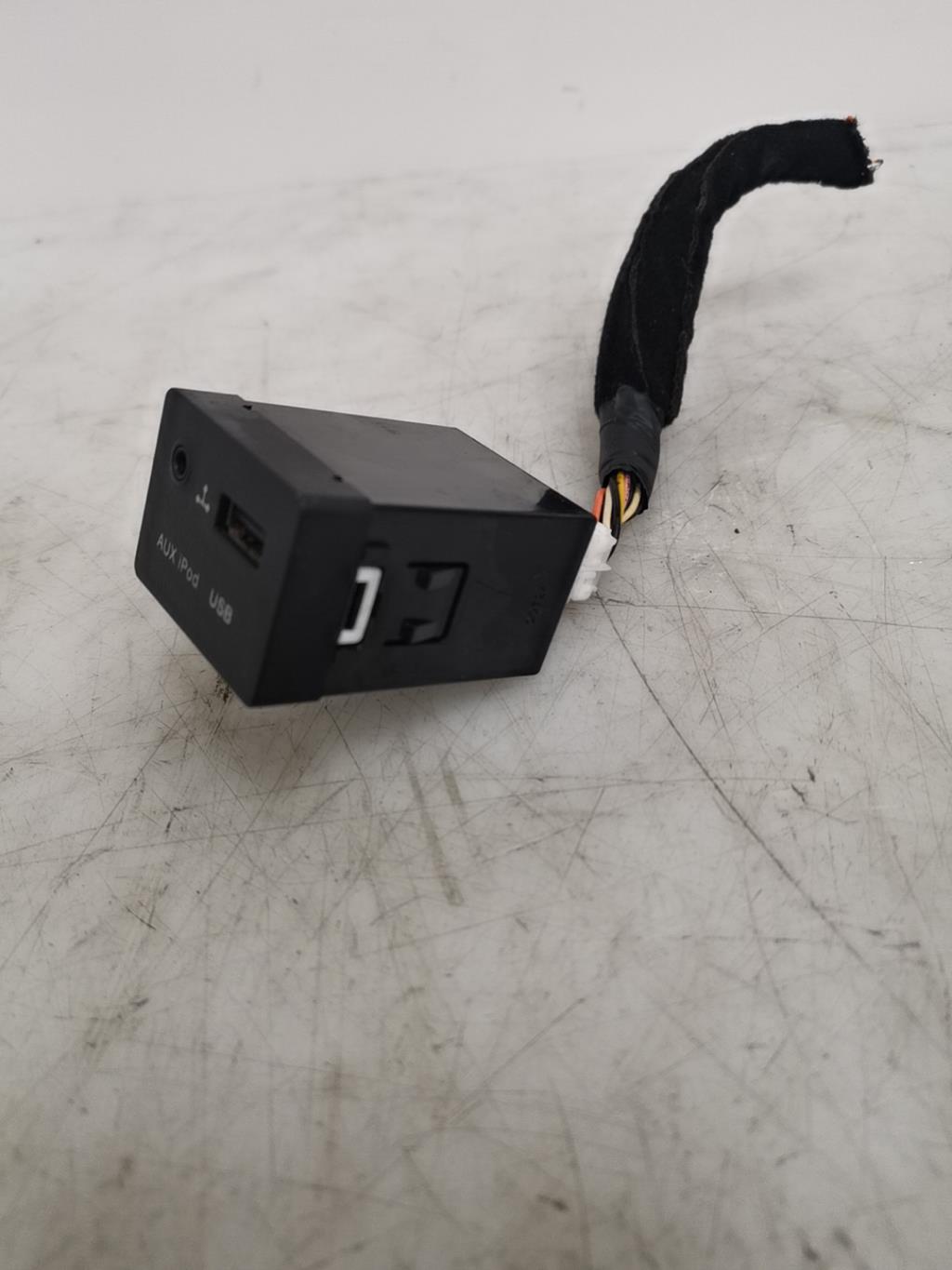 Presa porta USB KIA CEE-D 1 SPORT WAGON  - 1