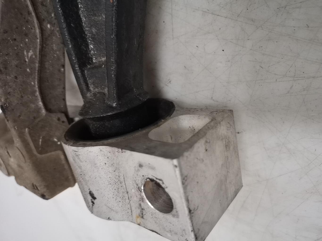 Triangolo inferiore anteriore destro VOLKSWAGEN PASSAT 4 PHASE 2 BREAK Diésel - 1