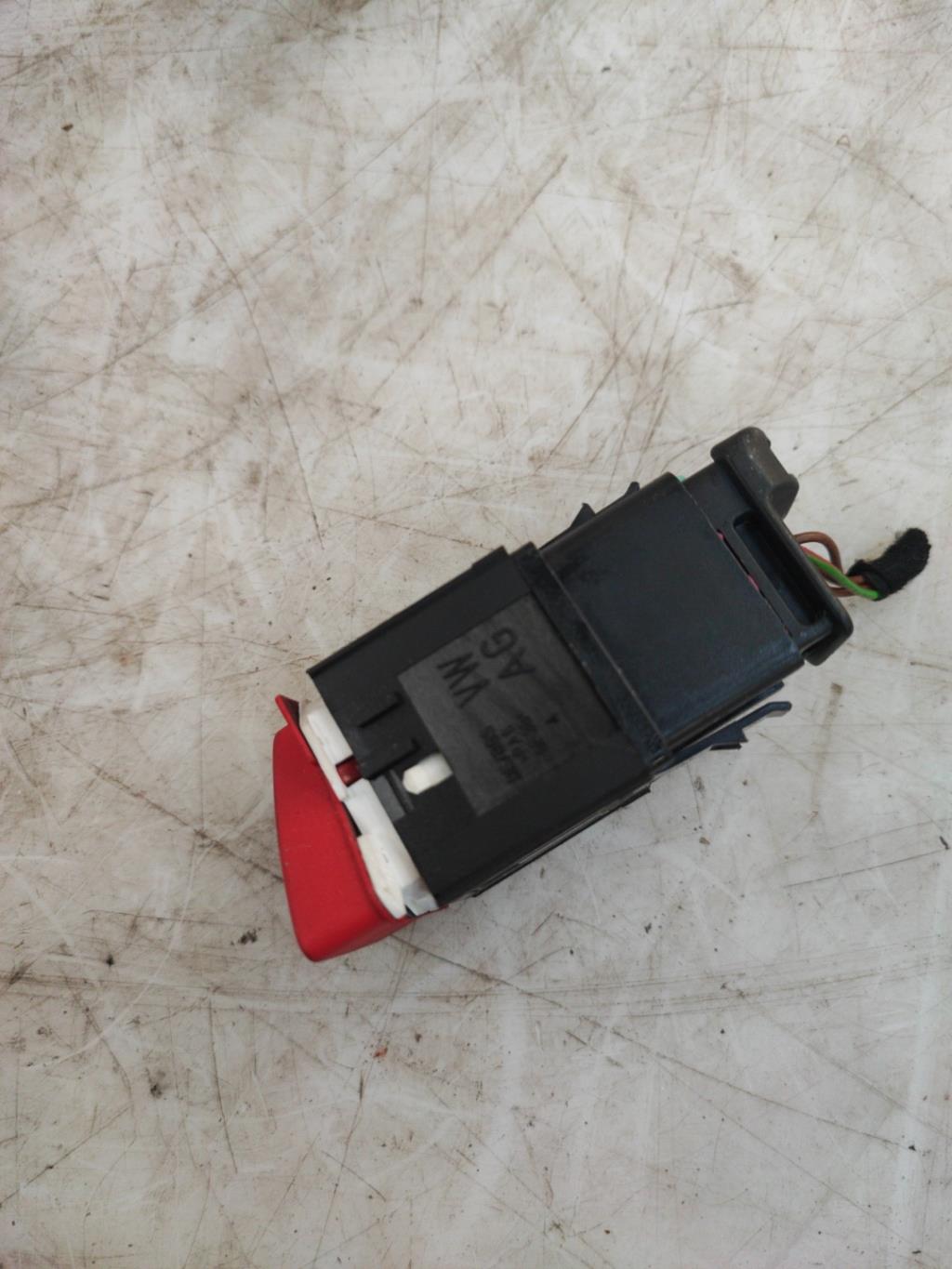 Bouton de warning VOLKSWAGEN GOLF 5 Diesel - 1