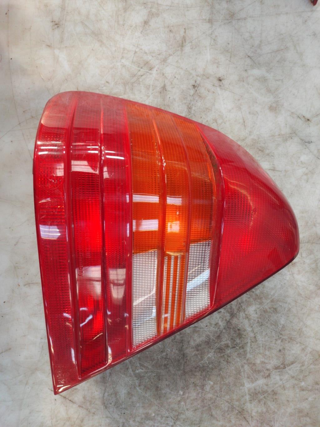 Fanale posteriore principale sinistro (luci) MERCEDES CLASSE C 202 PHASE 1 Gasolina - 1