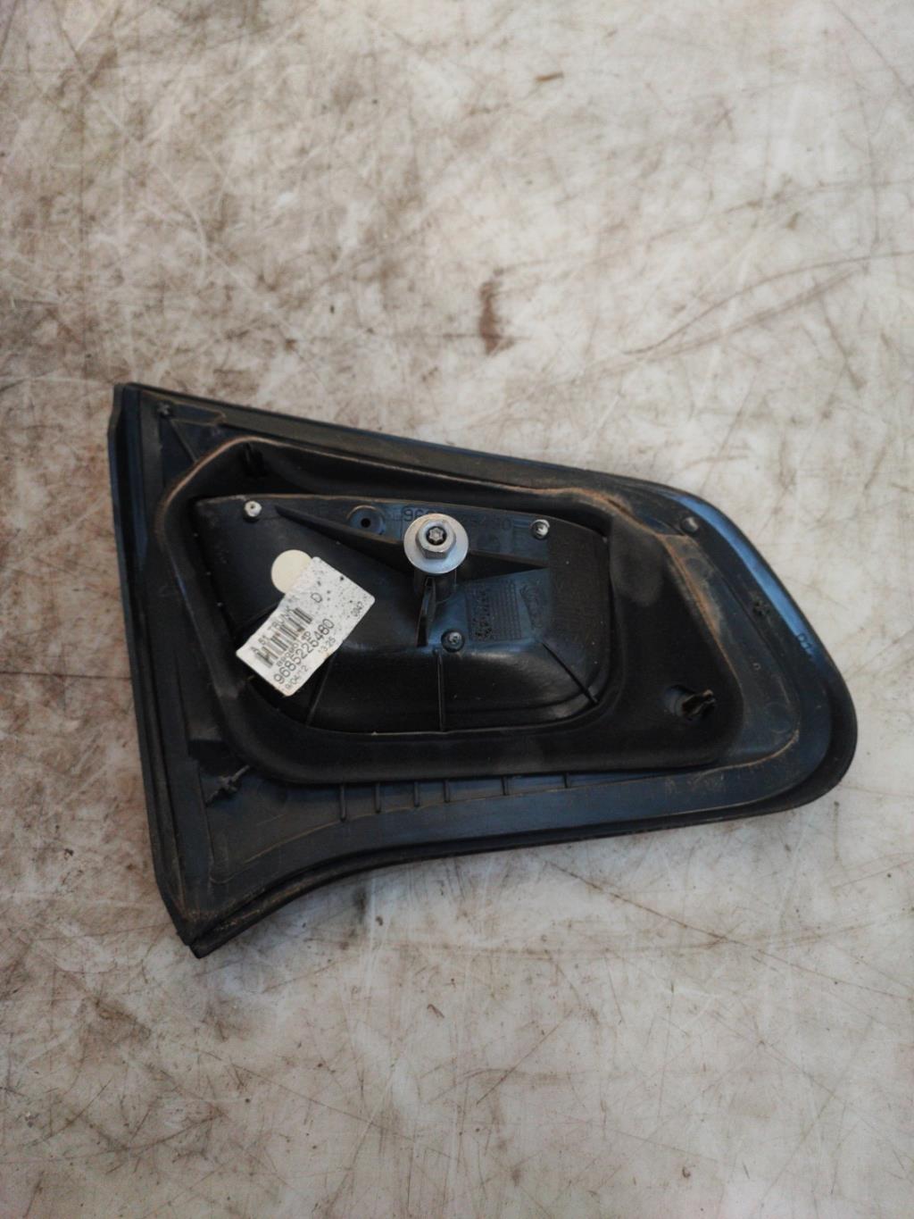 Feu arriere secondaire droit (feux) CITROEN C3 2 PHASE 1 Diesel - 1