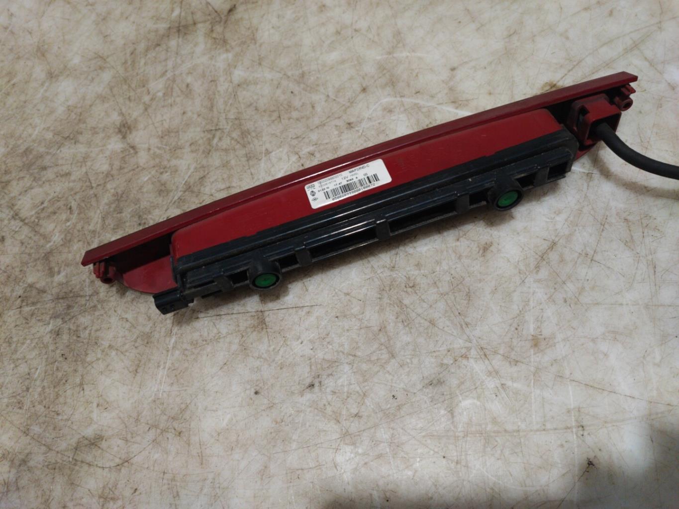 Feu arriere stop central RENAULT CLIO 3 PHASE 2 BREAK Diesel - 1