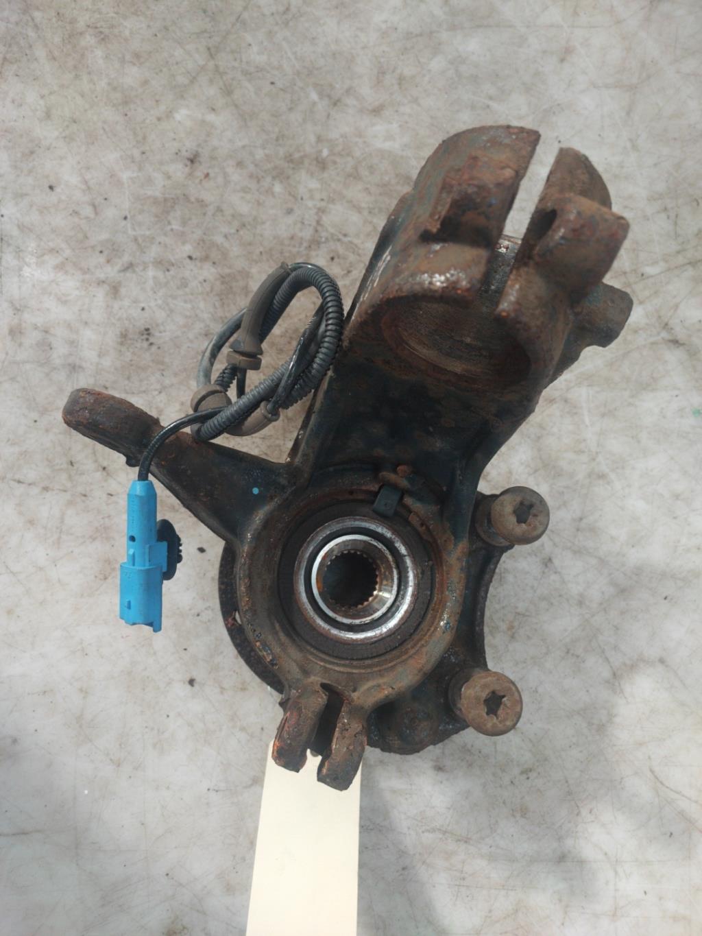 Moyeu avant gauche CITROEN DS3 PHASE 1  - 1