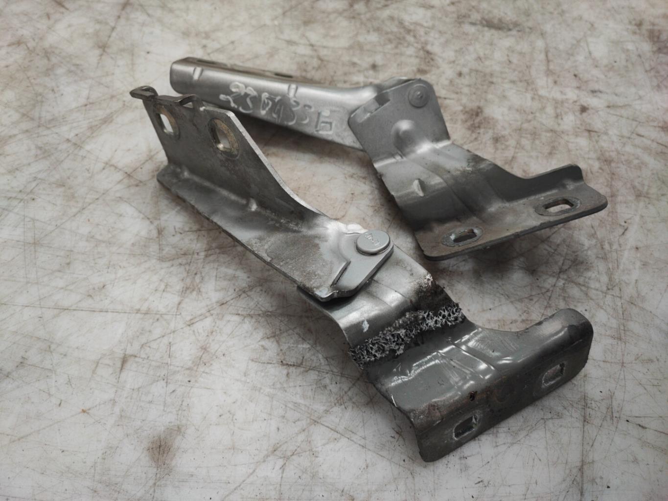 Charniere de capot RENAULT MEGANE 2 PHASE 1 BREAK Diesel - 1
