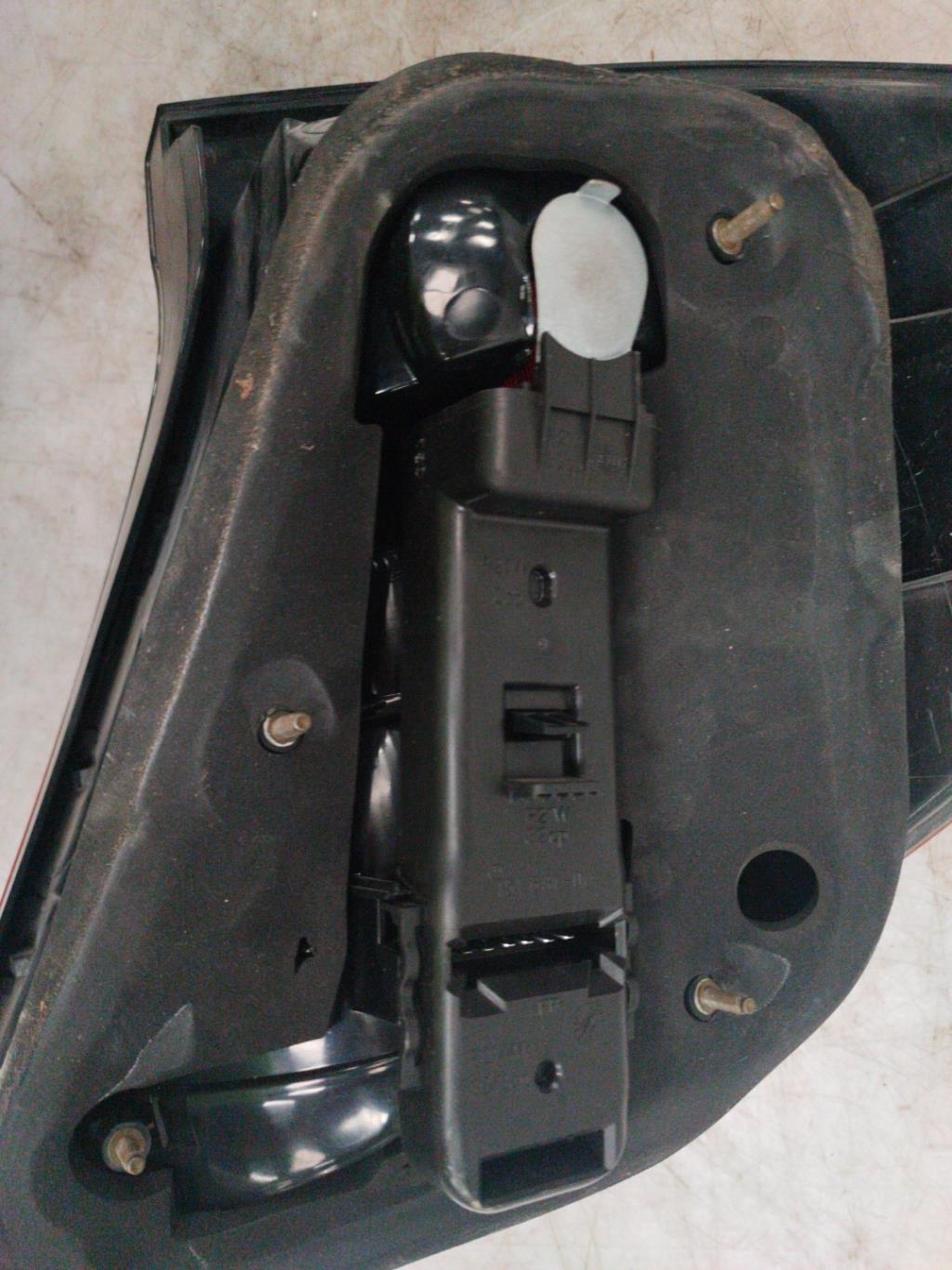 Fanale posteriore principale sinistro (luci) MERCEDES CLASSE C 203 COUPE SPORT PHASE 1 Gasolina - 1
