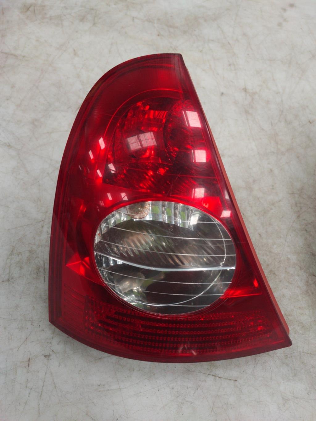 Fanale posteriore principale sinistro (luci) RENAULT CLIO 2 PHASE 2 Diésel - 1