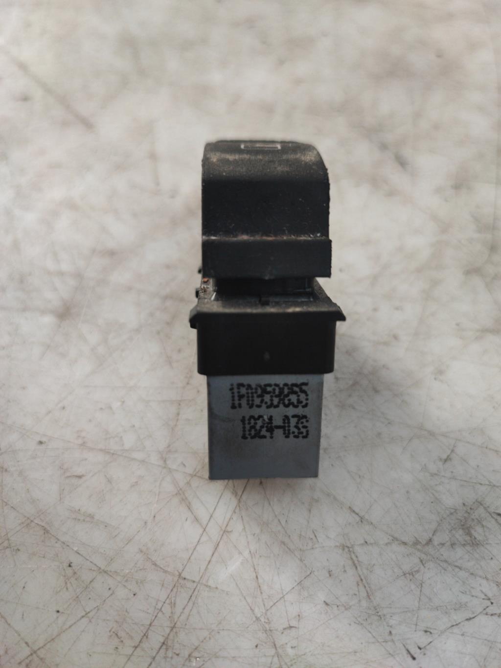 Interruttore lavacristalli posteriore sinistro VOLKSWAGEN GOLF 5 Diésel - 1