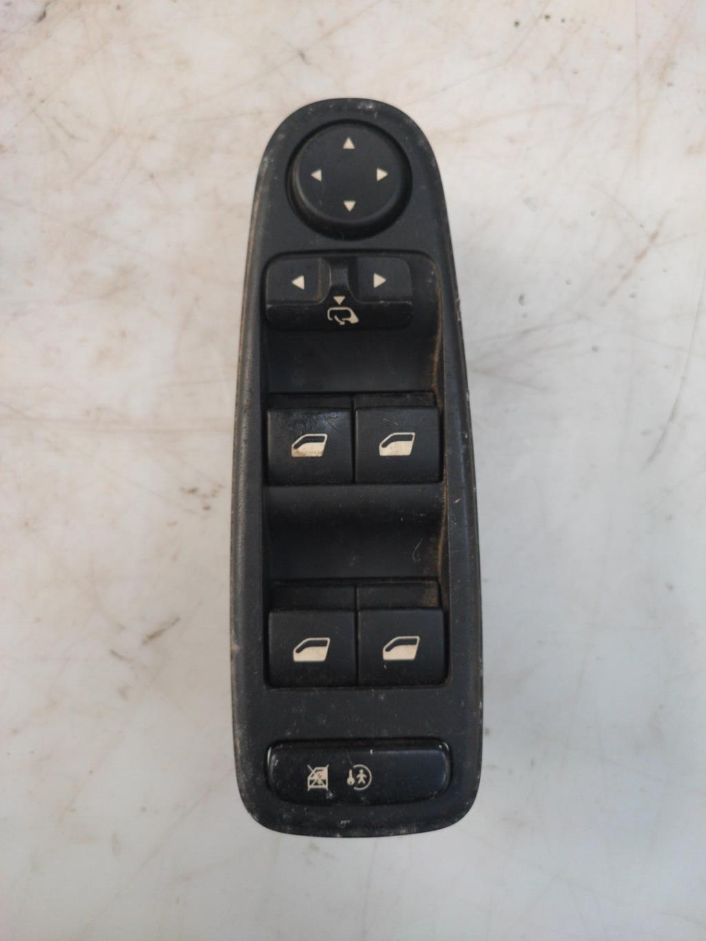 Interruttore lavacristalli anteriore sinistro CITROEN C4 GRAND PICASSO 1 Diésel - 1