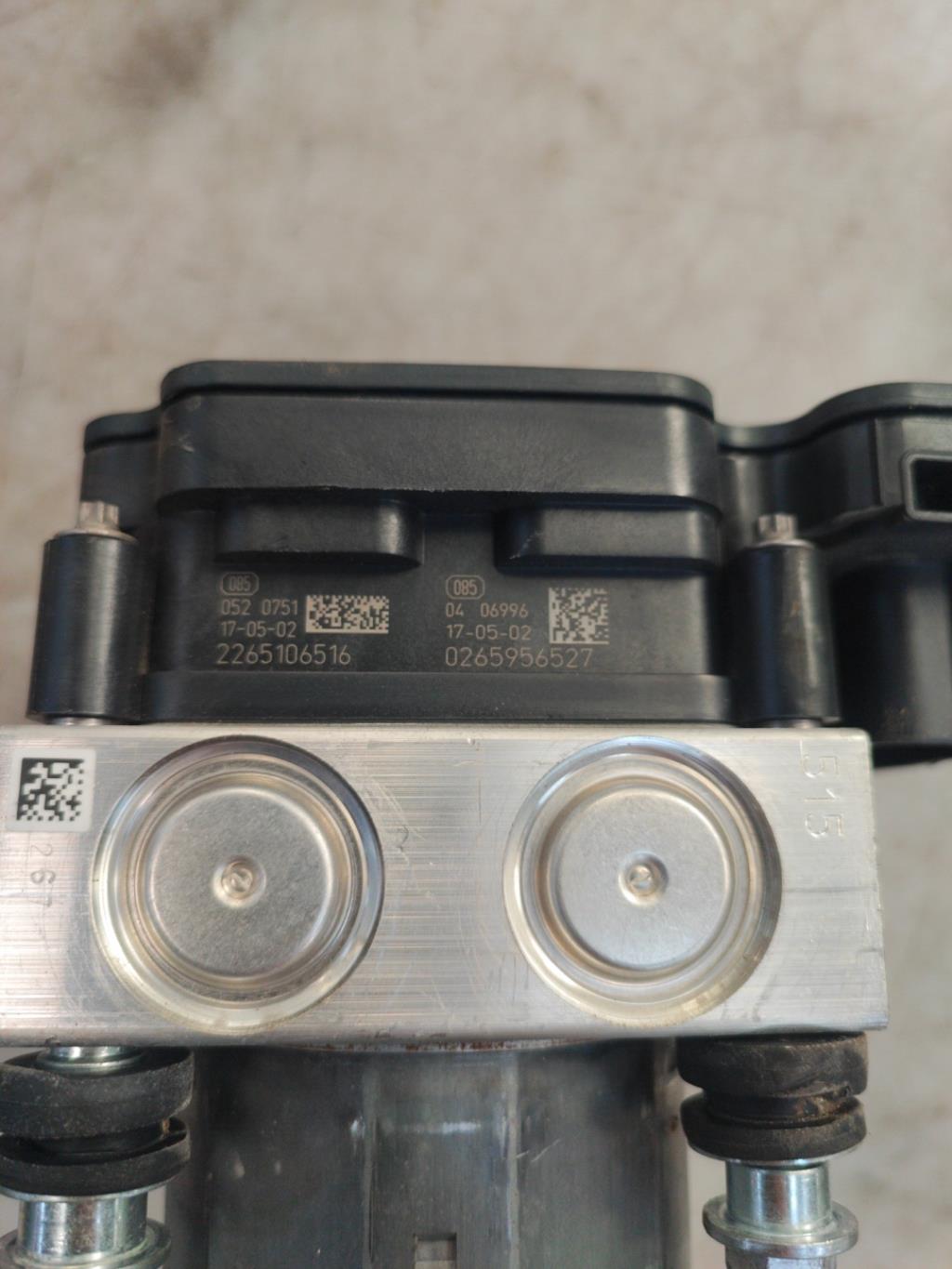 Bloc ABS (freins anti-blocage) DACIA DUSTER 1 PHASE 2 Diesel - 1