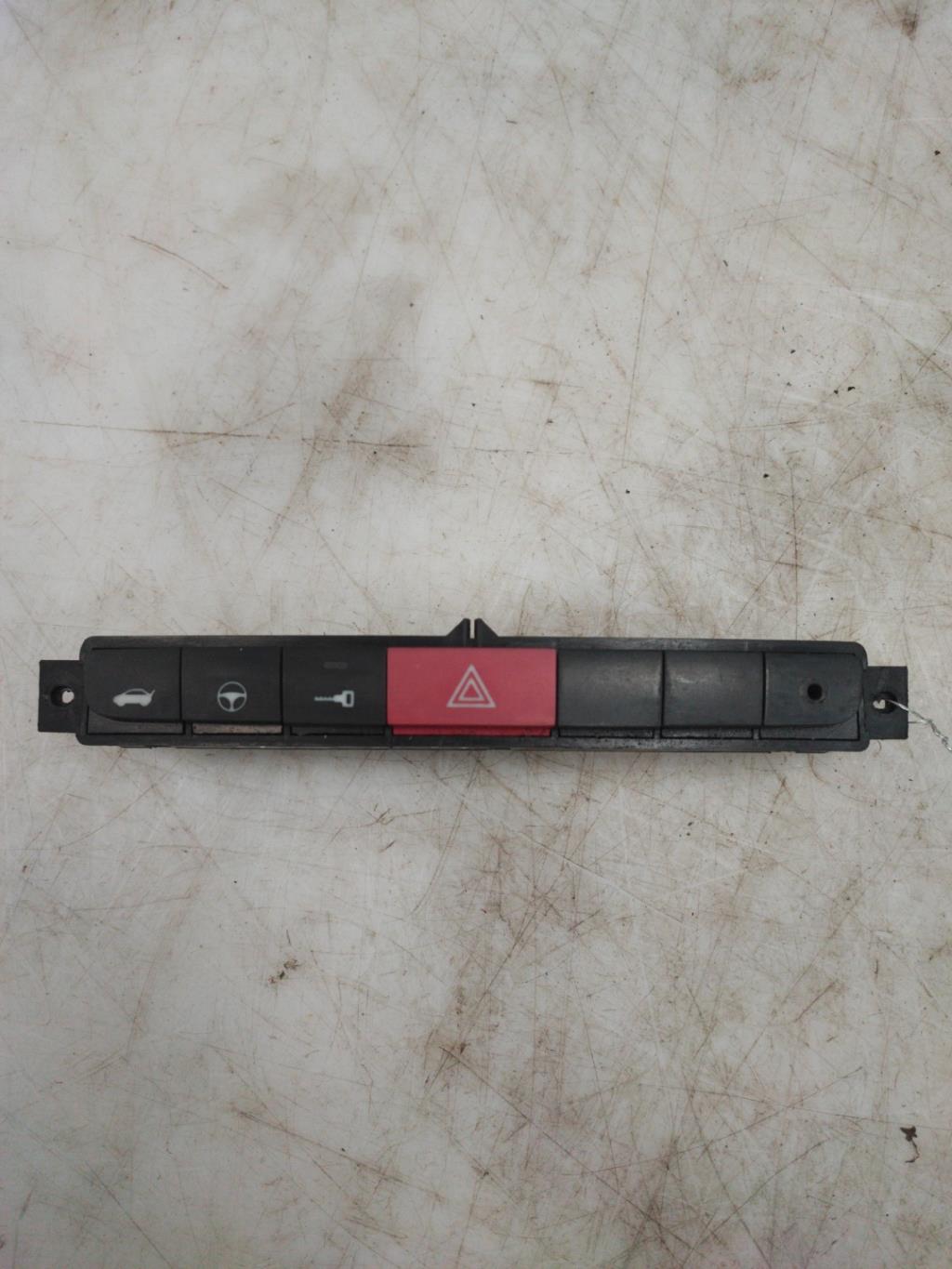 Interruttore luci emergenza FIAT GRANDE PUNTO Diésel - 1