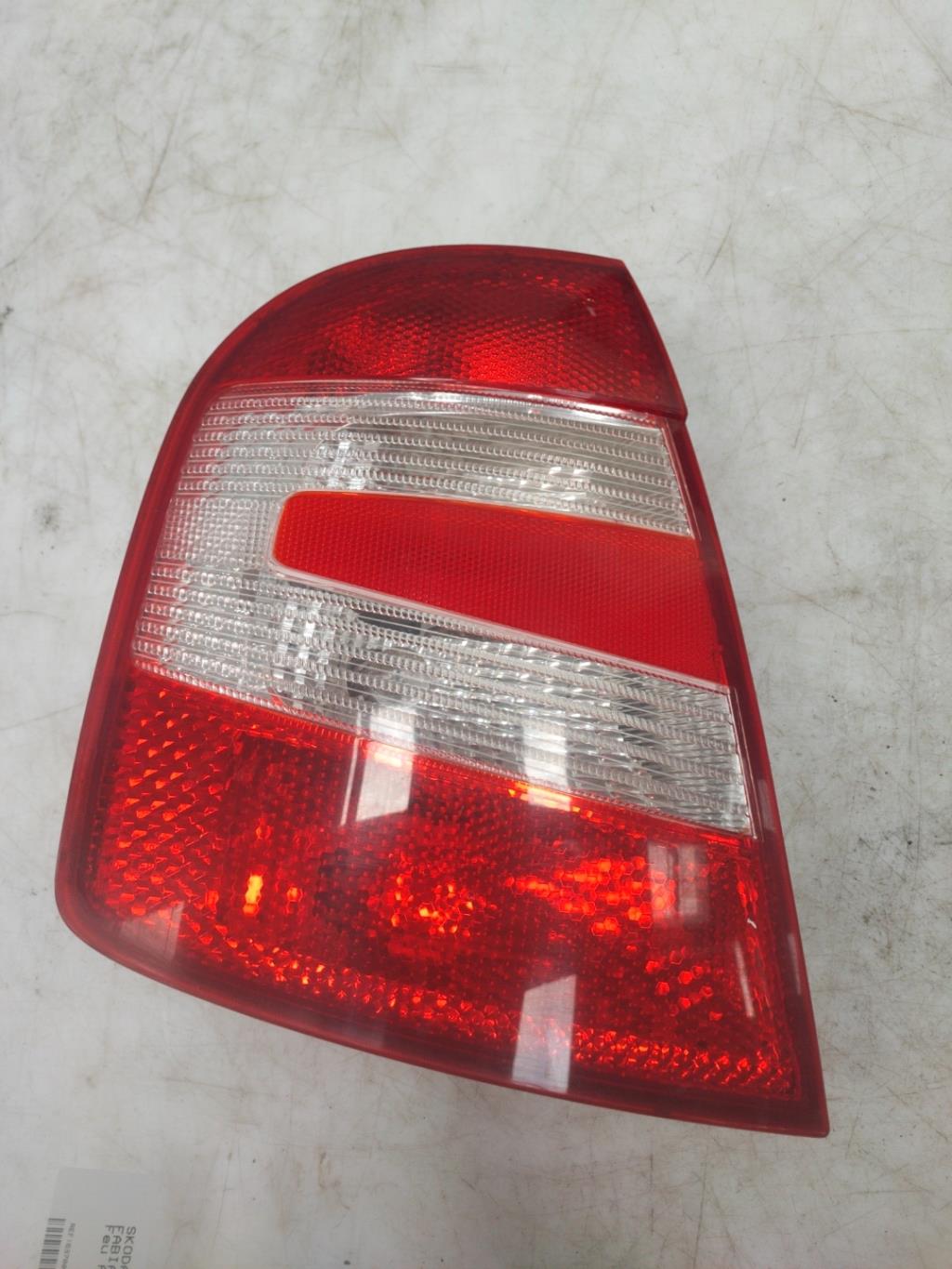 Fanale posteriore principale sinistro (luci) SKODA FABIA 1 PHASE 2 Diésel - 1