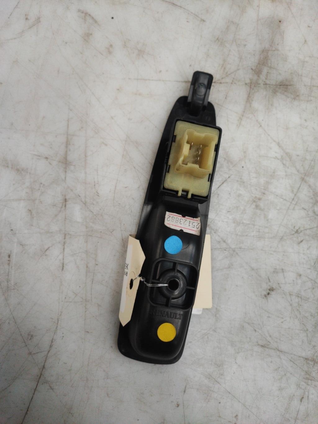 Interruttore lavacristalli posteriore sinistro RENAULT CLIO 4 PHASE 1 BREAK Diésel - 1