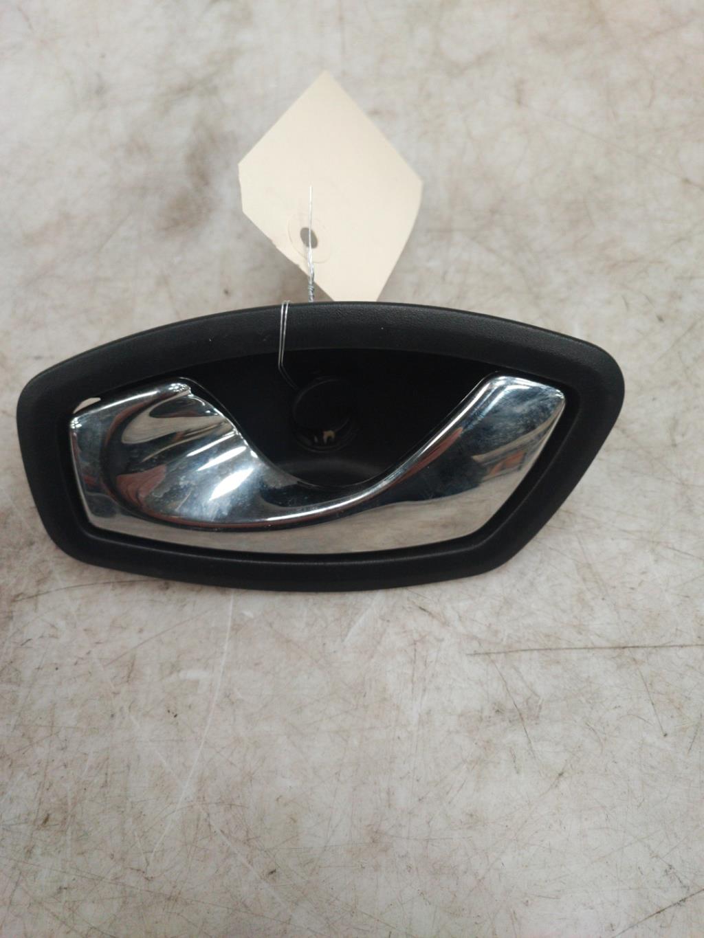 Maniglia interna posteriore sinistra RENAULT CLIO 4 PHASE 1 BREAK Diésel - 1