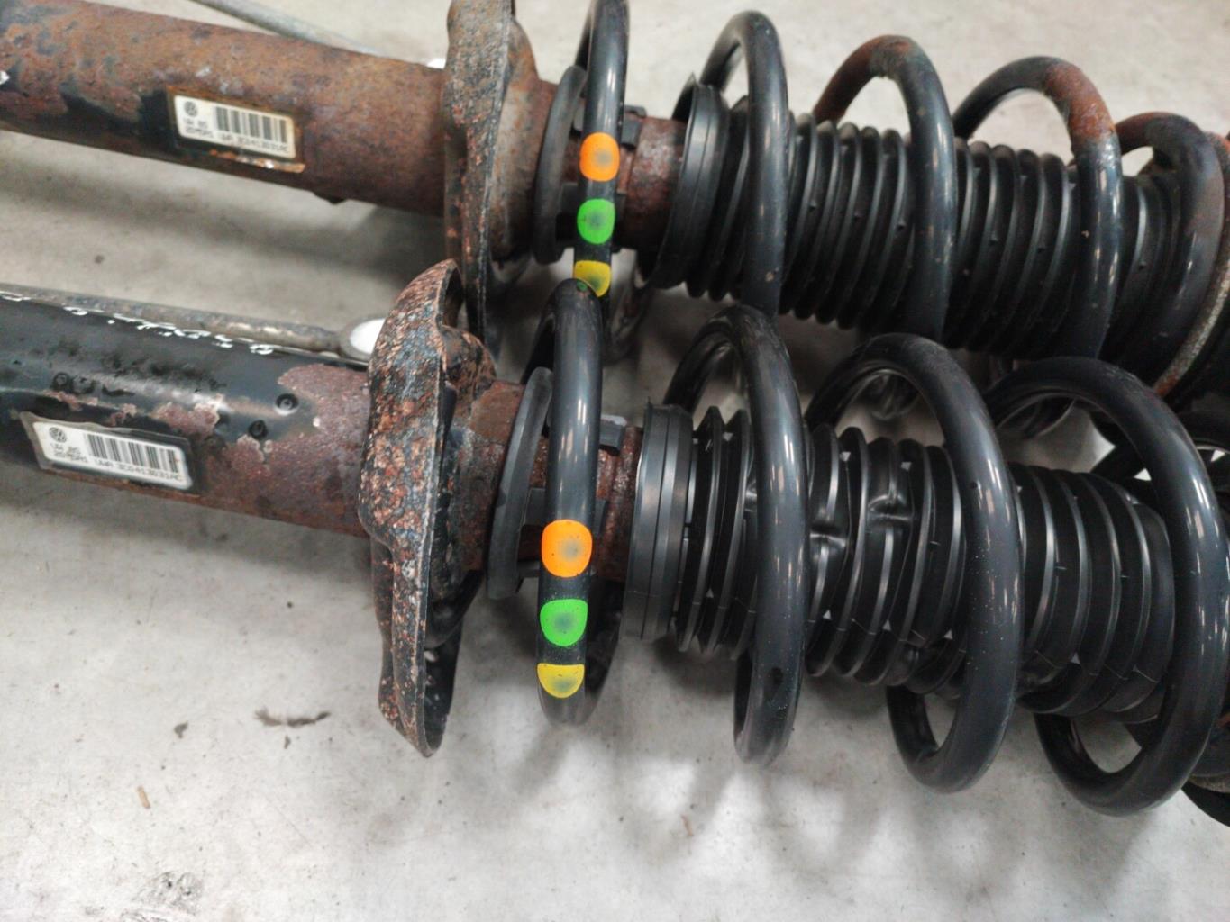 Amortisseurs avant VOLKSWAGEN PASSAT 5 Diesel - 1
