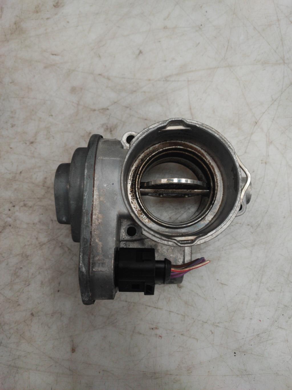Corpo farfallato VOLKSWAGEN PASSAT 5 Diésel - 1