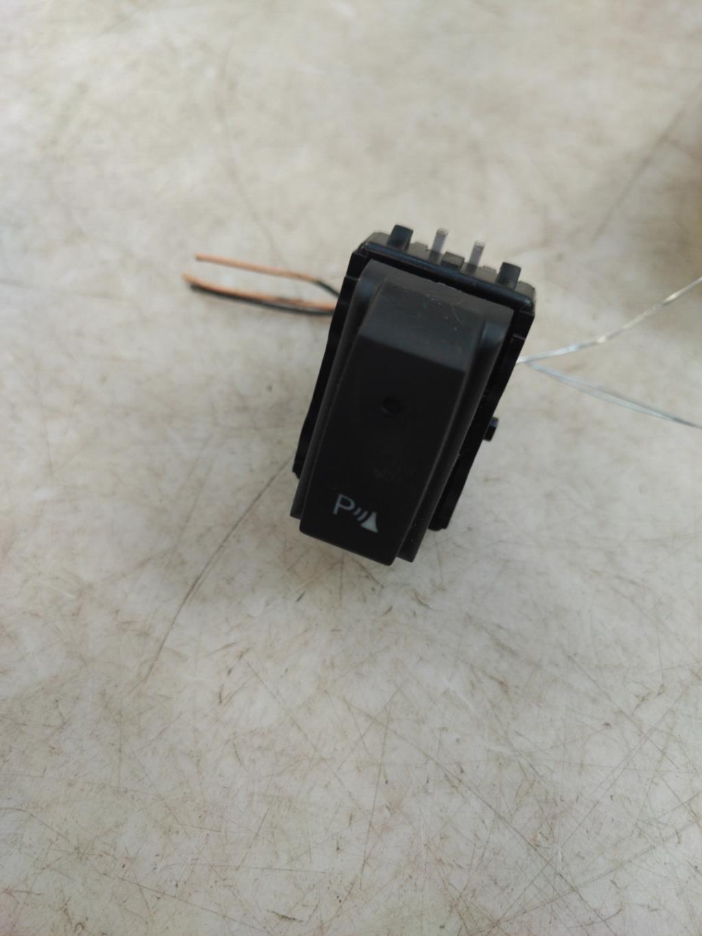 Bouton/Interrupteur RENAULT CLIO 4 PHASE 2 Diesel - 1