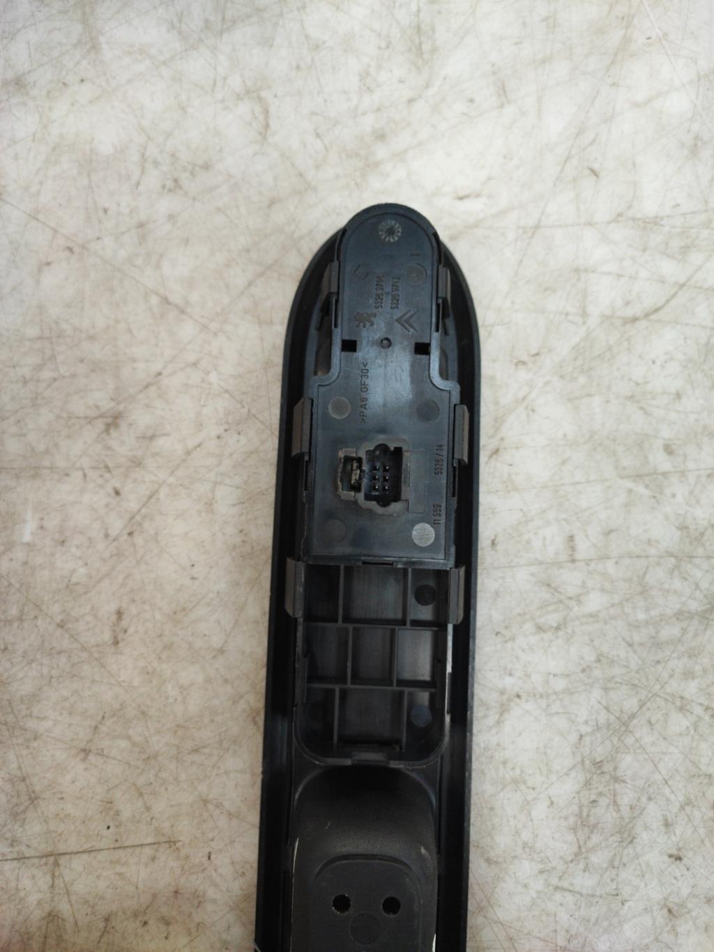 Interruttore lavacristalli anteriore sinistro PEUGEOT 407 PHASE 1 Diésel - 1