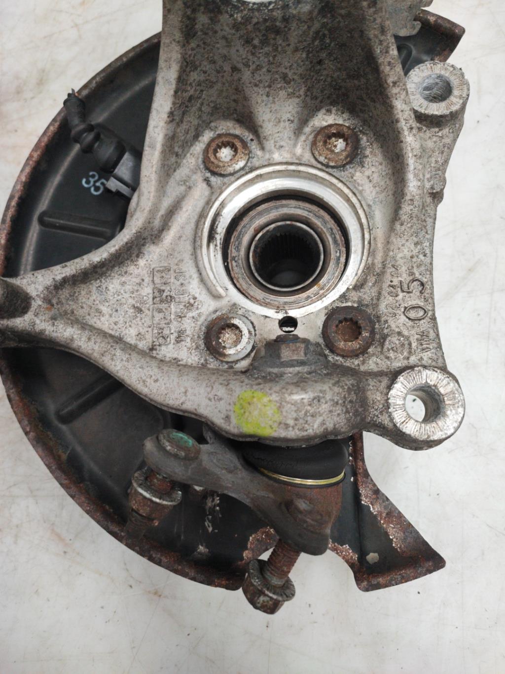 Mozzo anteriore sinistro VOLKSWAGEN PASSAT 5 Diésel - 1
