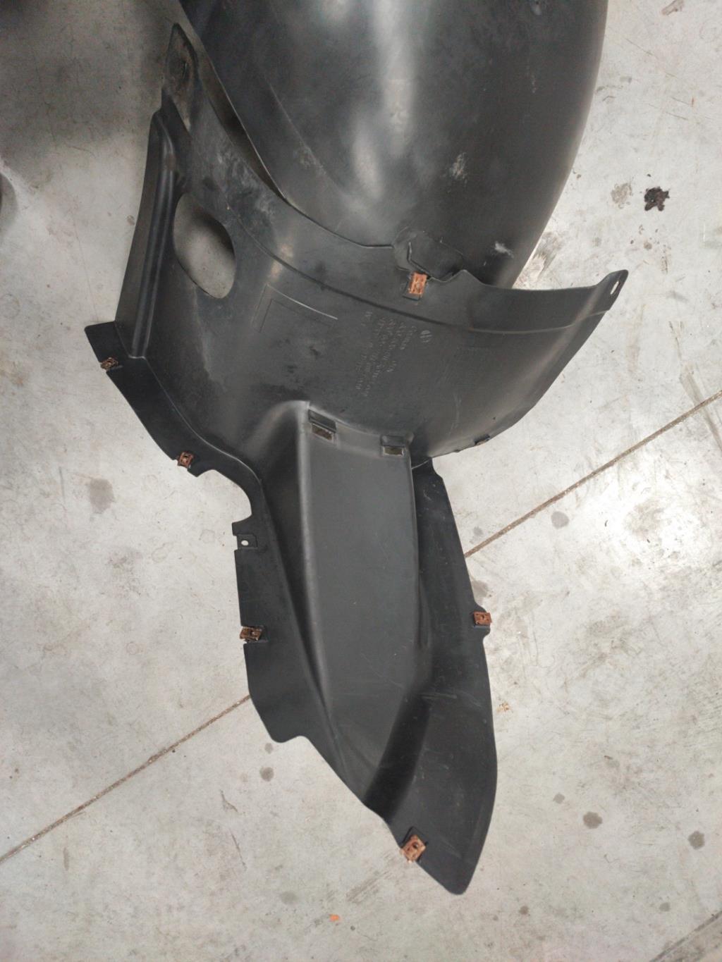 Parasale anteriore sinistro VOLKSWAGEN PASSAT 5 Diésel - 1