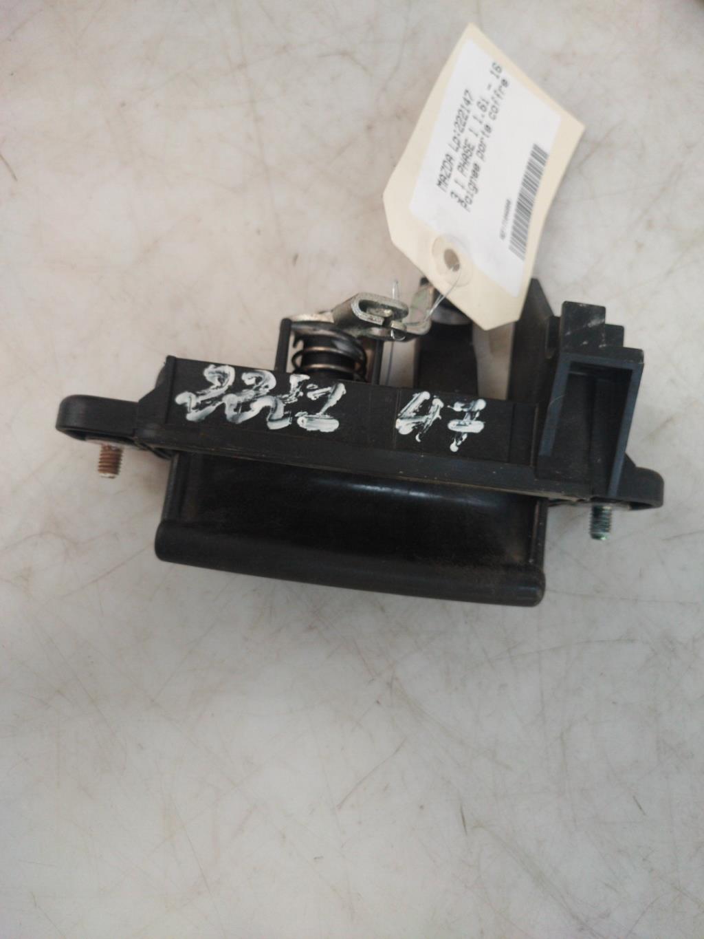 Poignee porte coffre MAZDA 3 1 PHASE 1 Essence - 1