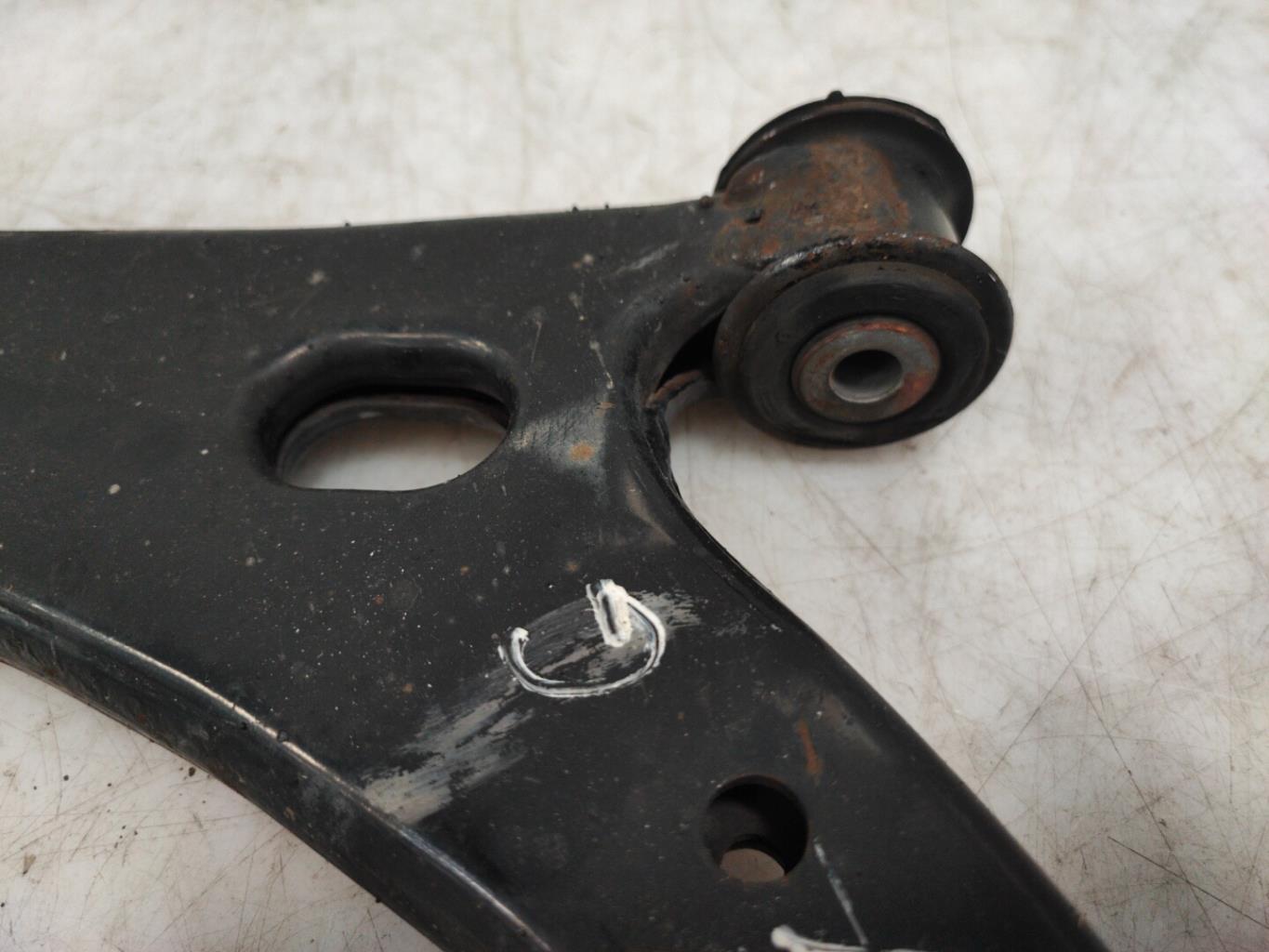 Triangolo anteriore sinistro FORD FIESTA 5 PHASE 2 Gasolina - 1