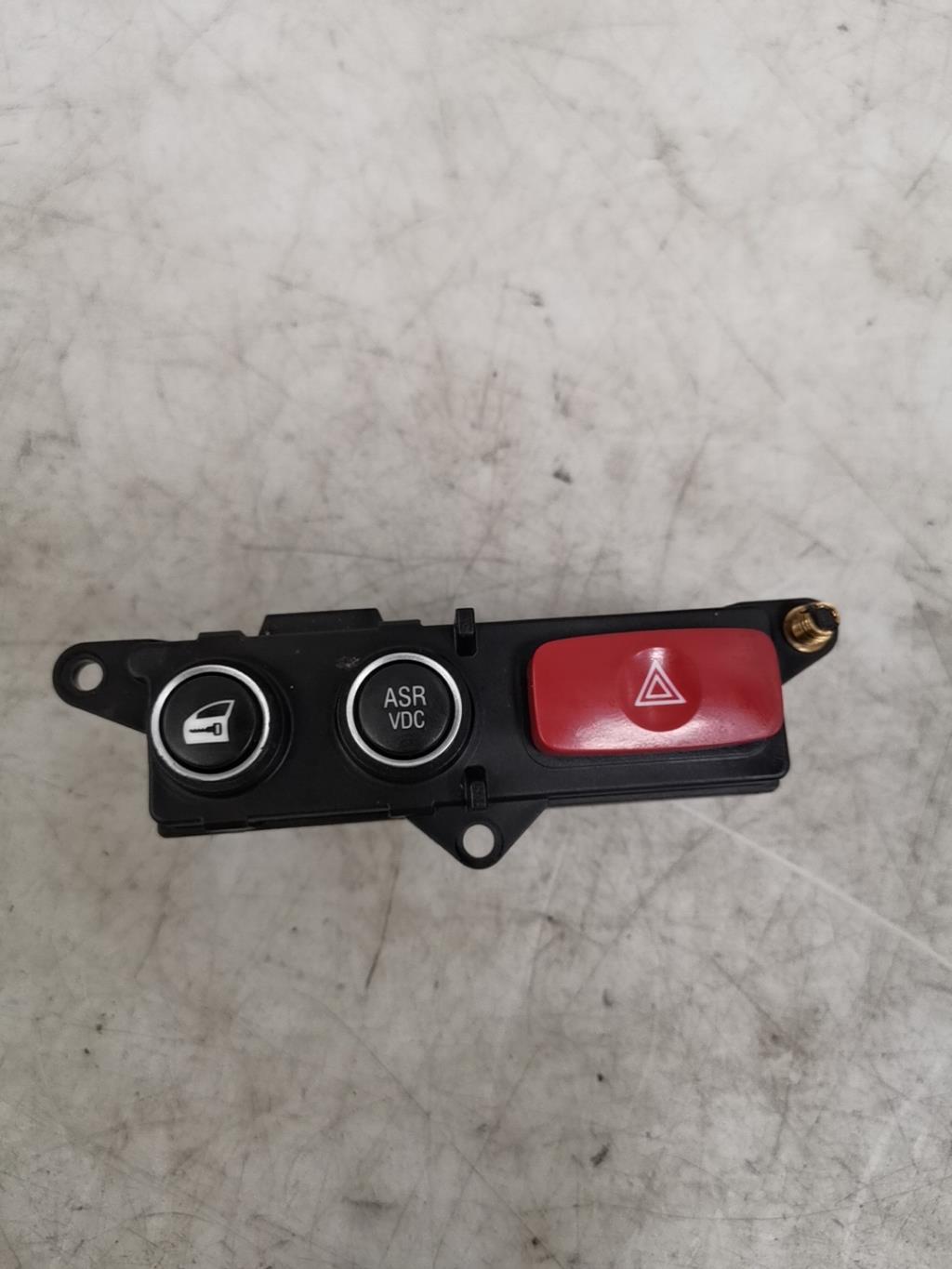 Bouton de warning ALFA ROMEO 159 Diesel - 1