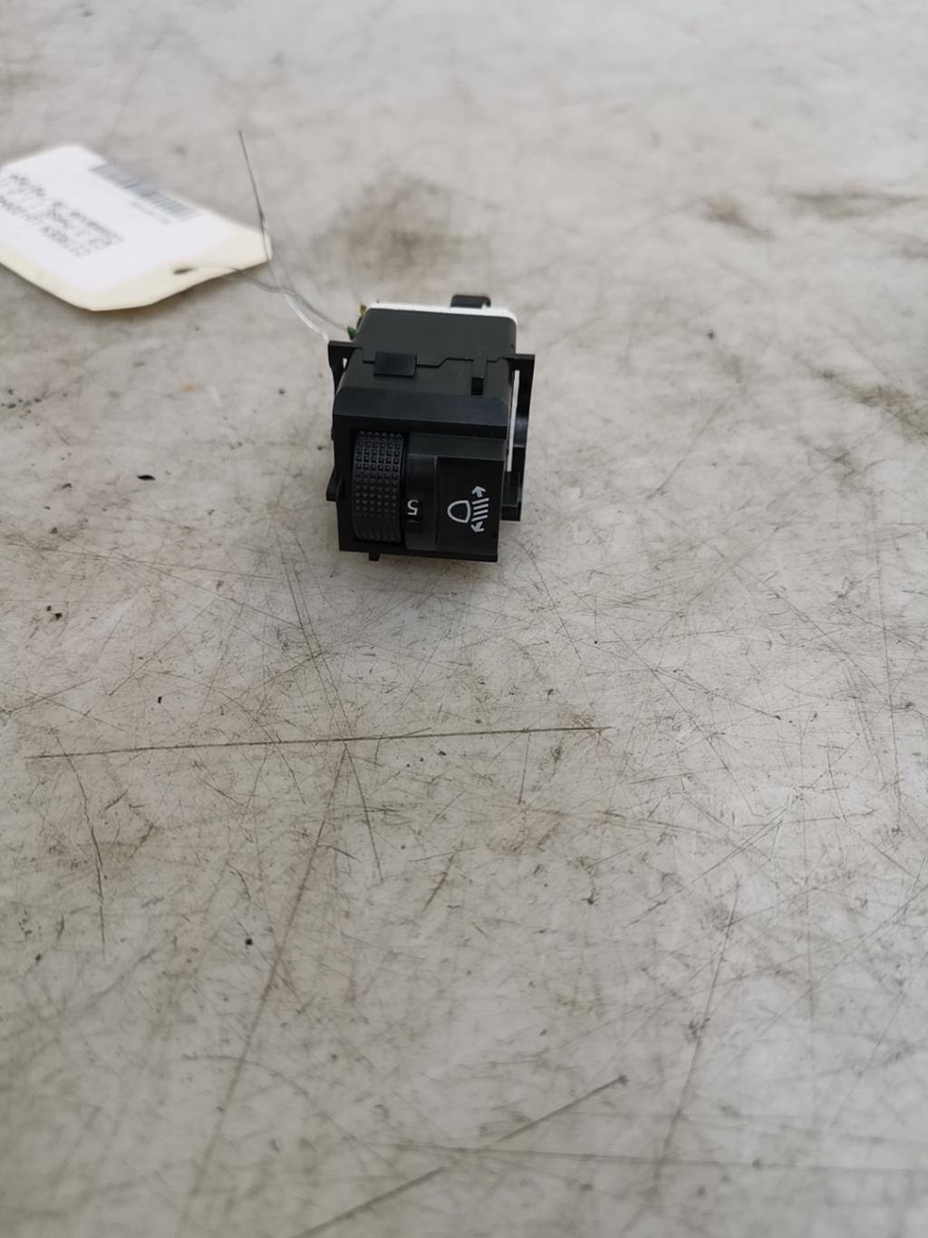 Commande de reglage hauteur de phare CITROEN C3 3 PHASE 1 Essence - 1