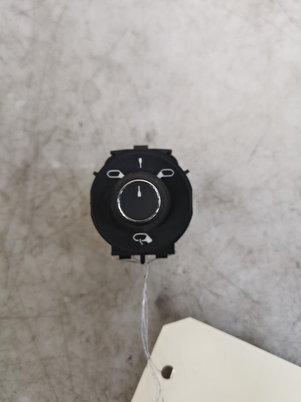 Commande retroviseurs CITROEN C3 3 PHASE 1 Essence - 1