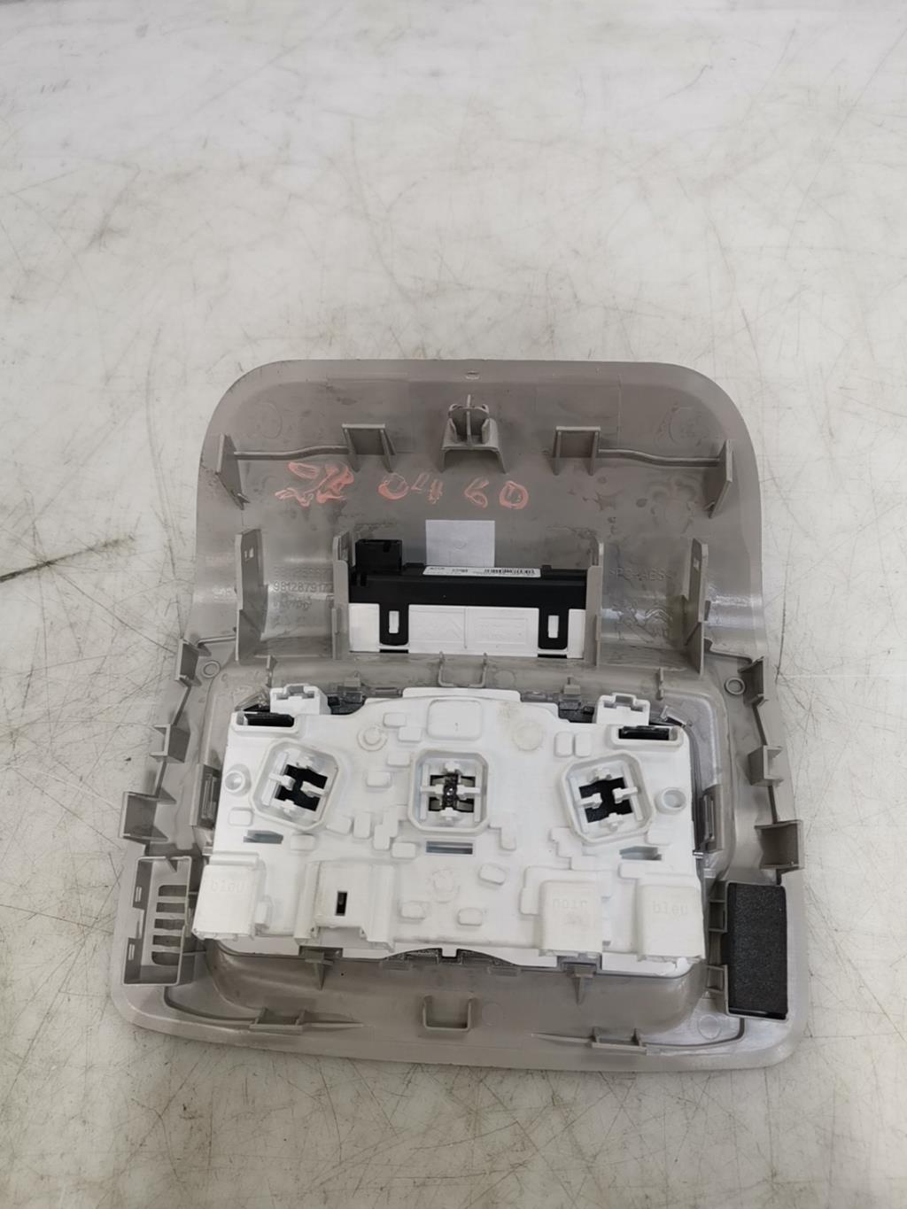 Eclairage de plafonnier CITROEN C3 3 PHASE 1 Essence - 1