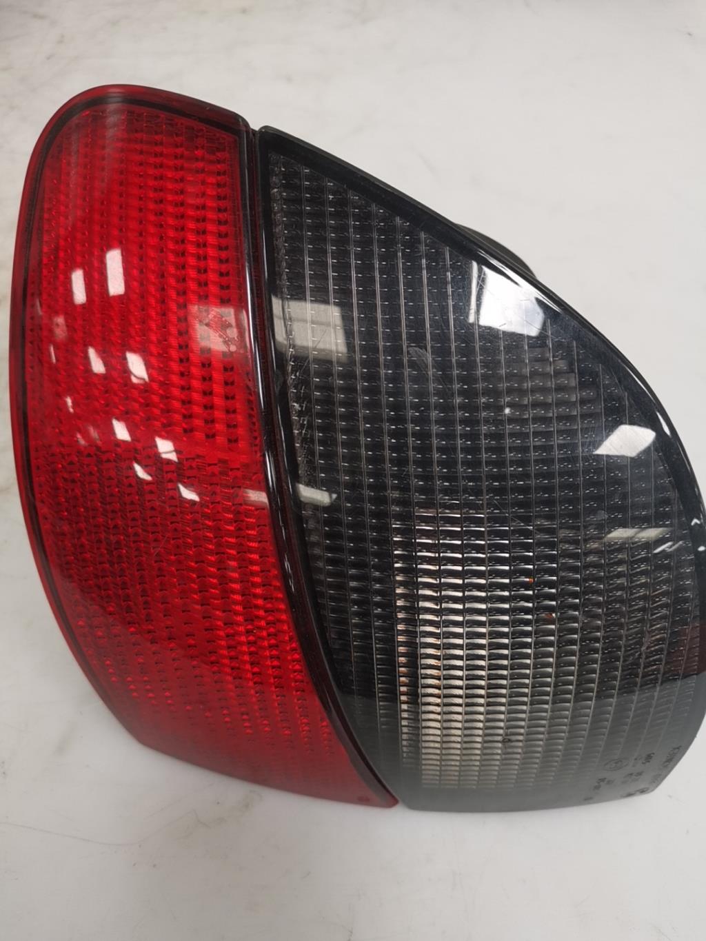 Fanale posteriore principale destro (luci) PEUGEOT 406 PHASE 1 BREAK Diésel - 1