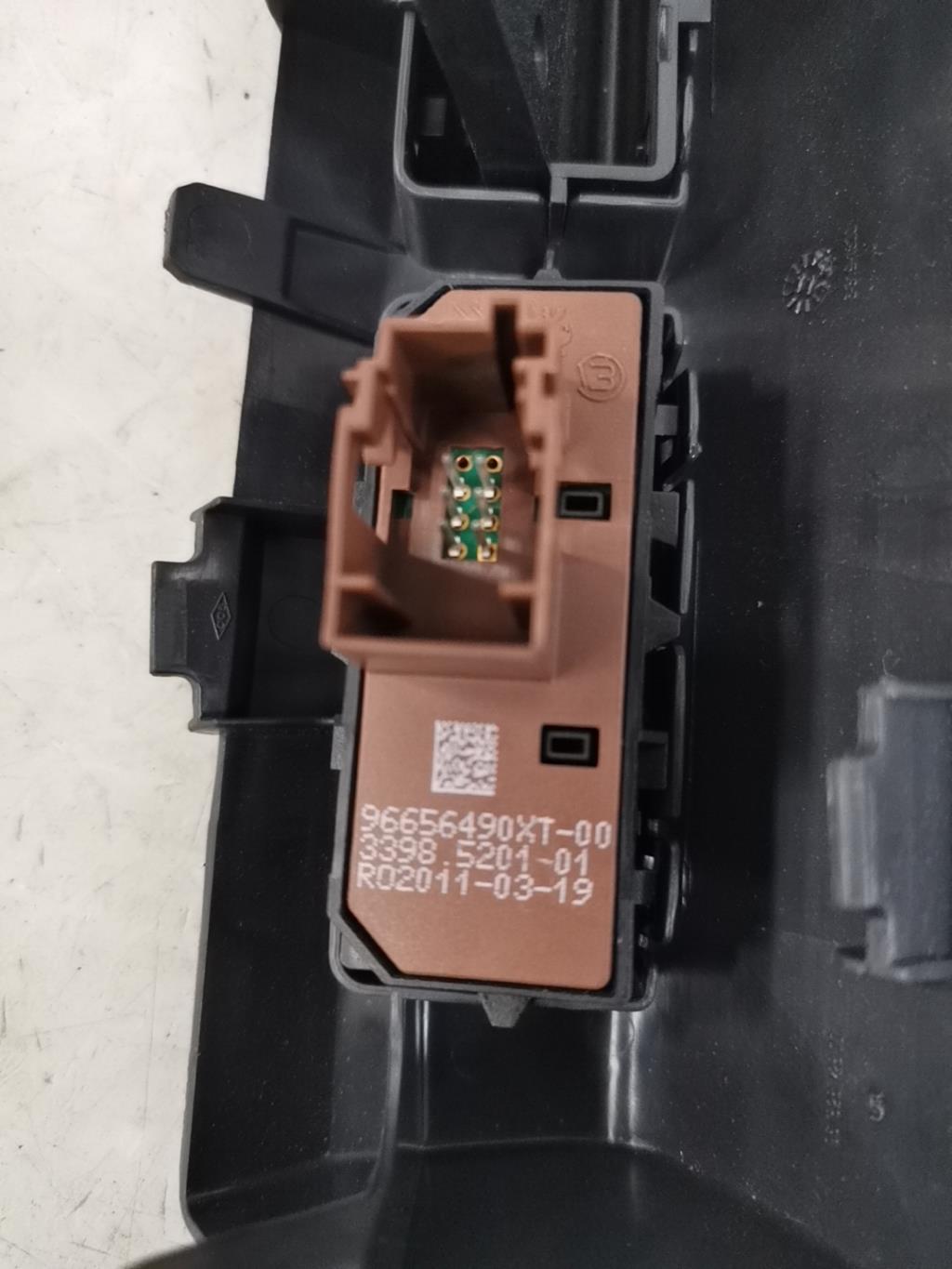 Botón/Interruptor PEUGEOT 3008 1  - 1
