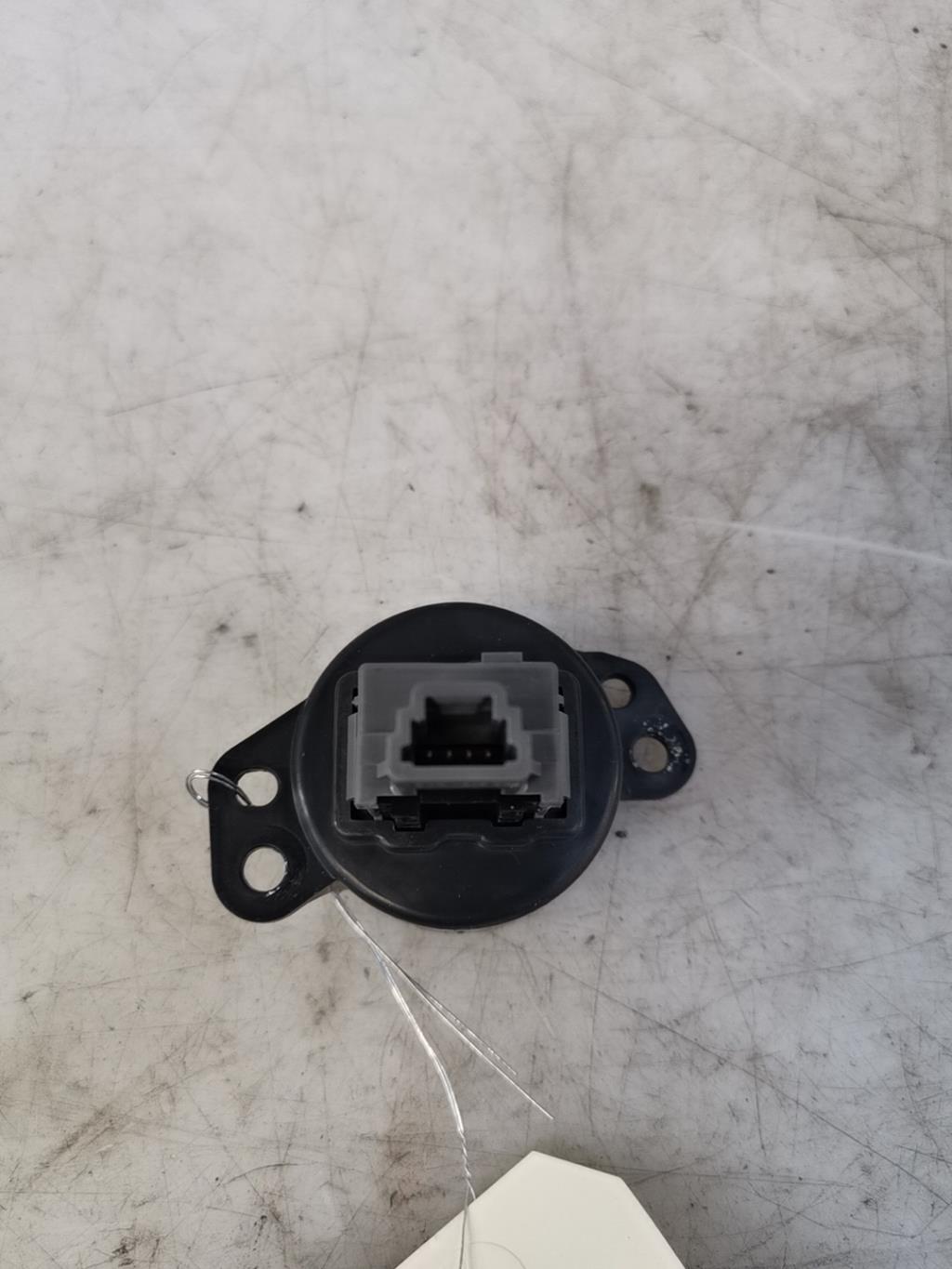 Bouton de warning PEUGEOT 108 Essence - 1
